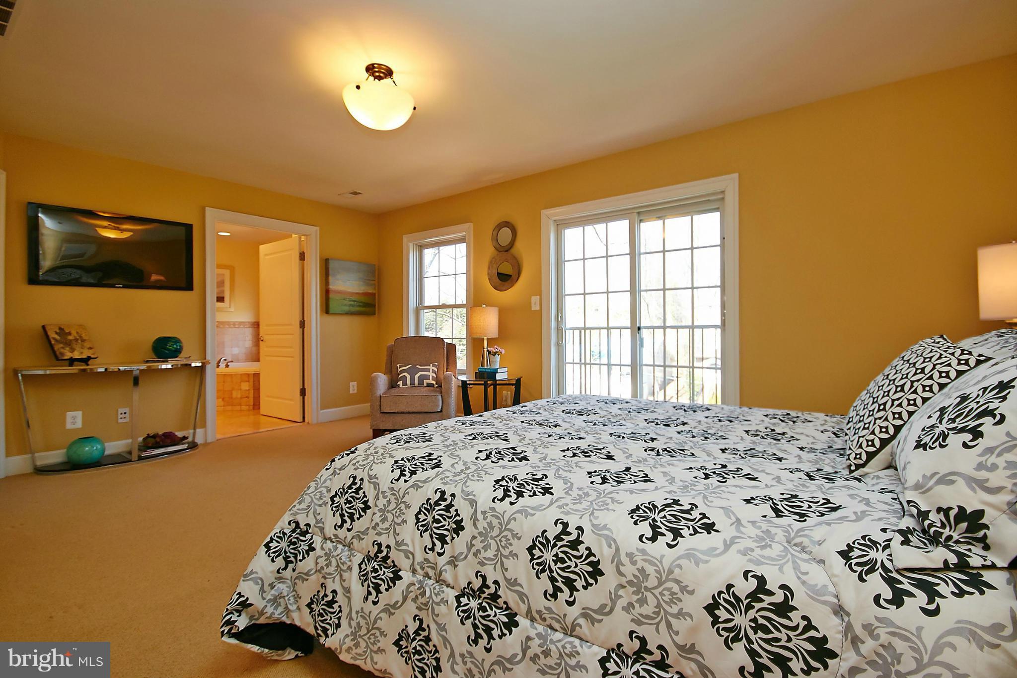 MAYWOOD - Residential