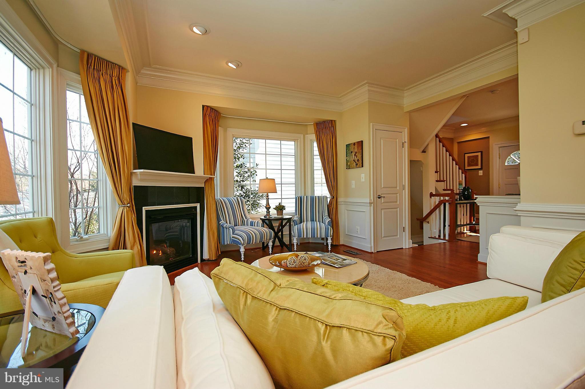 MAYWOOD - Residential