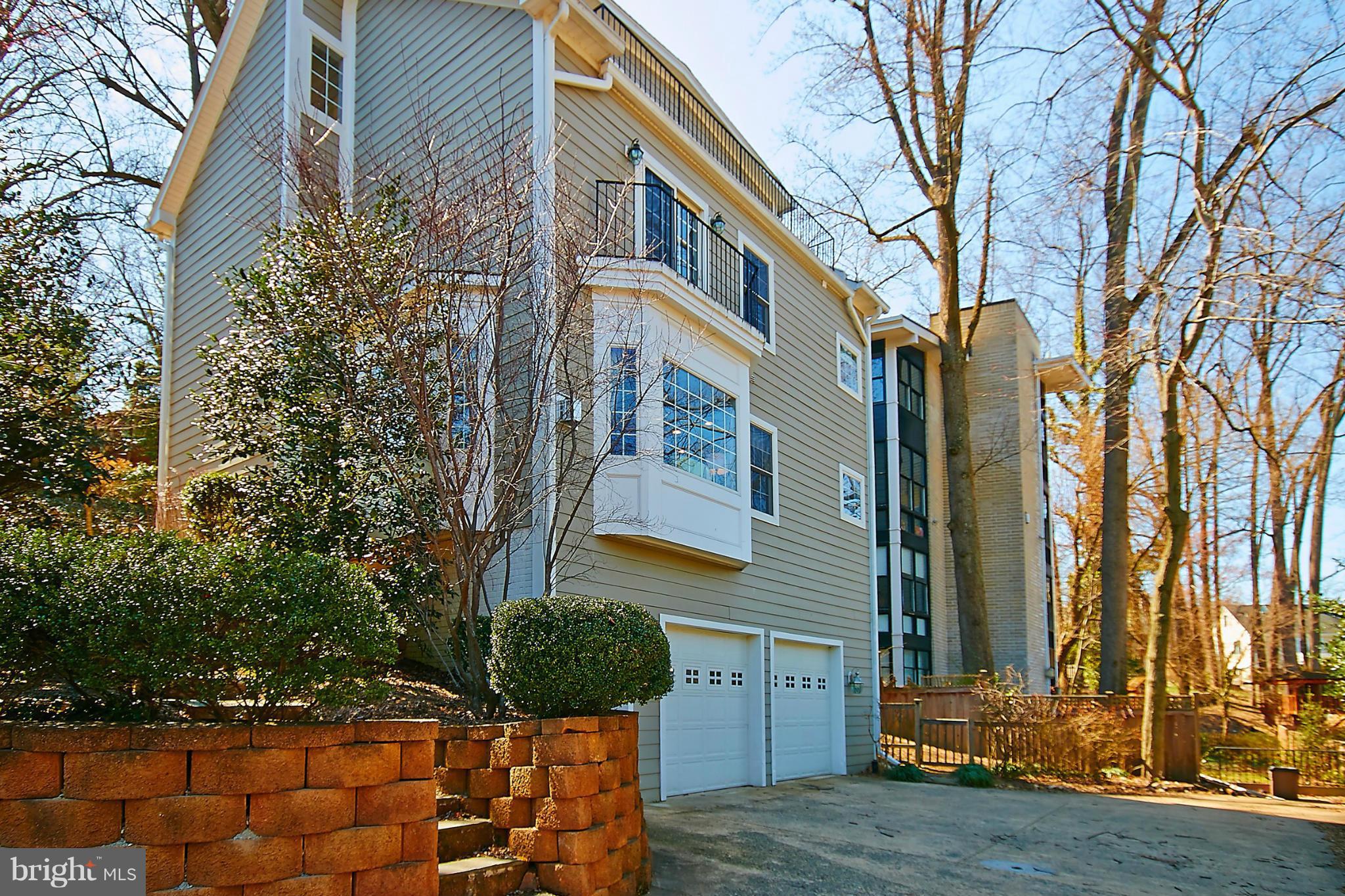 MAYWOOD - Residential