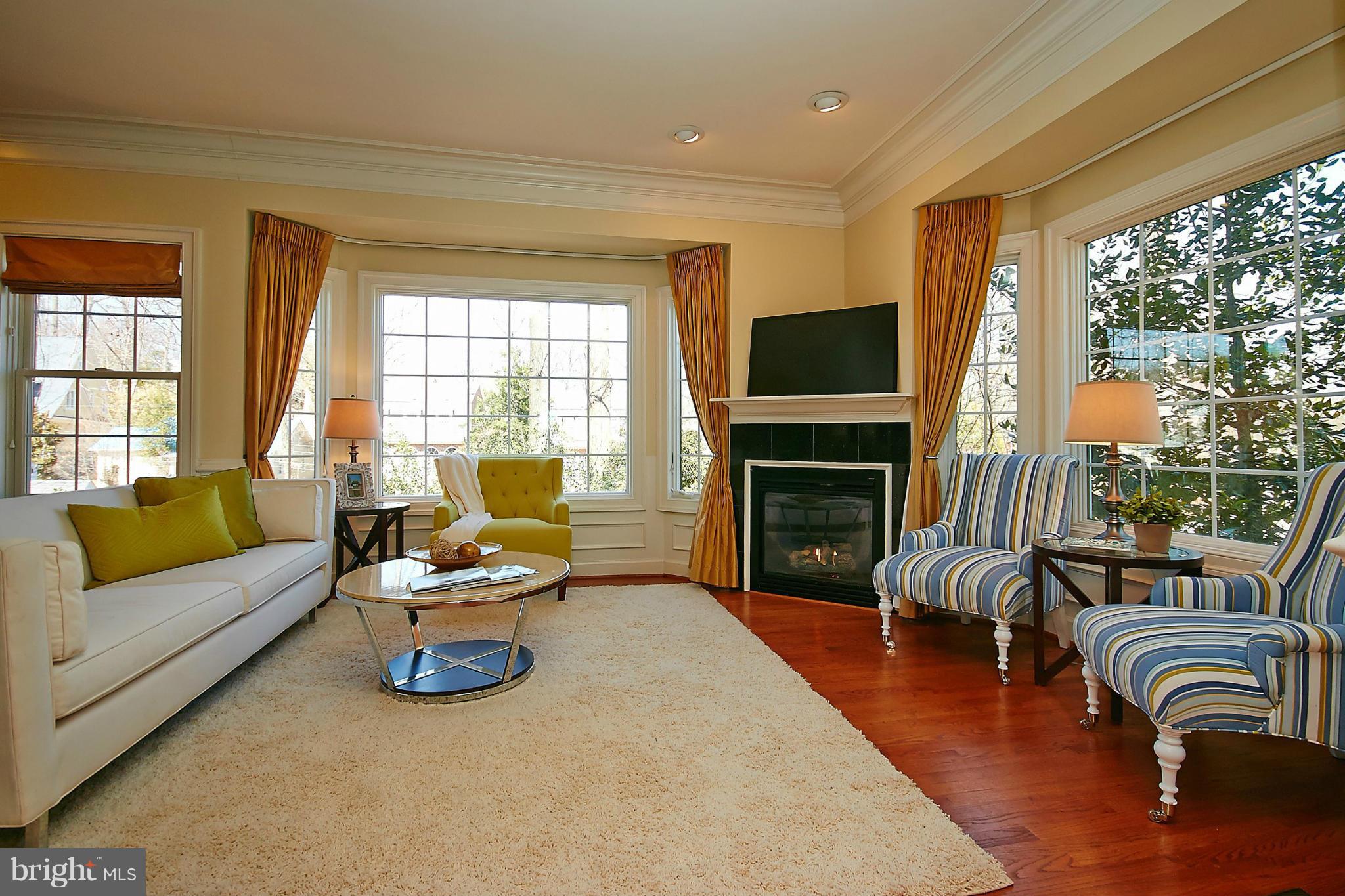 MAYWOOD - Residential