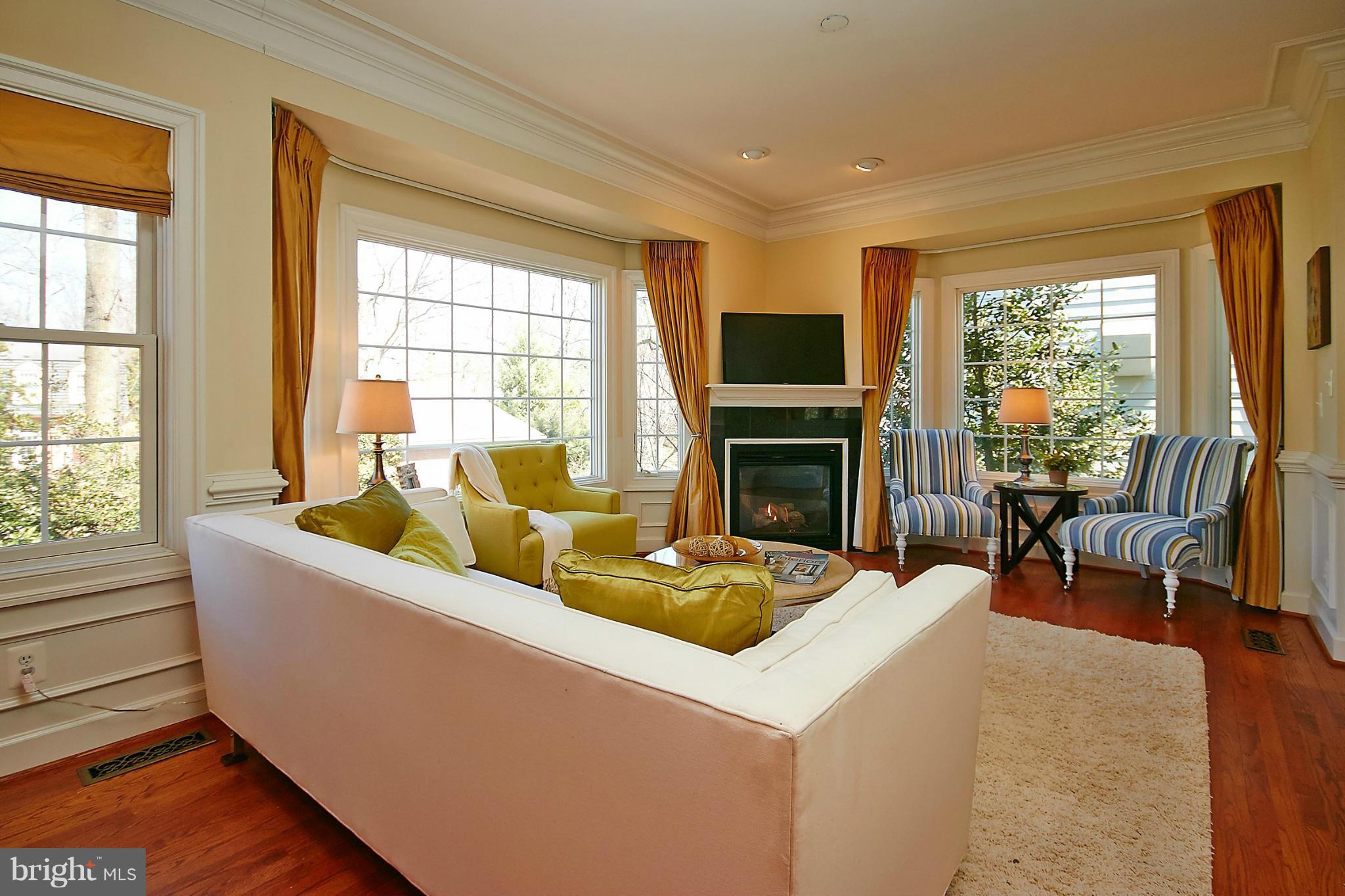 MAYWOOD - Residential