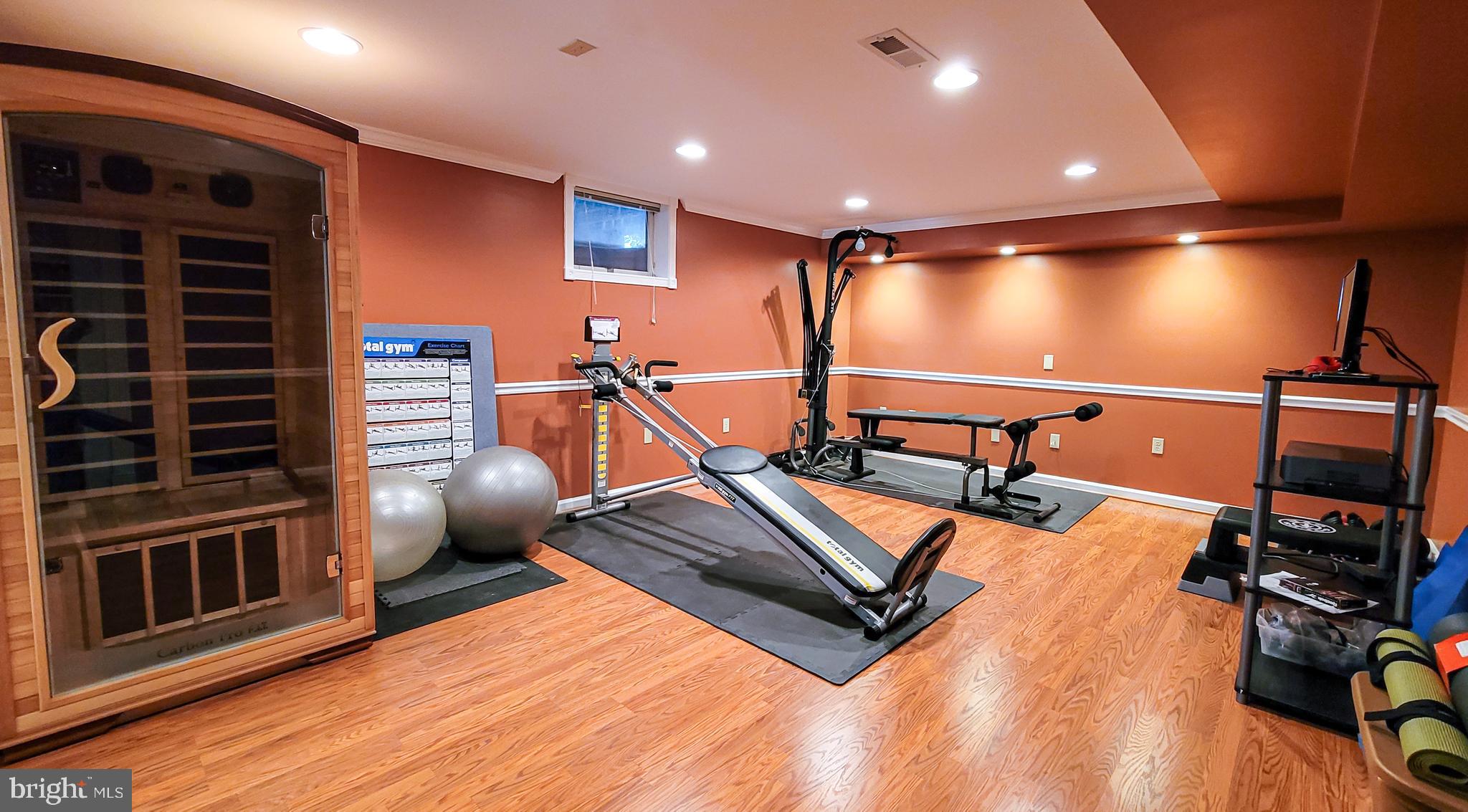 WHITTIER POND - Residential