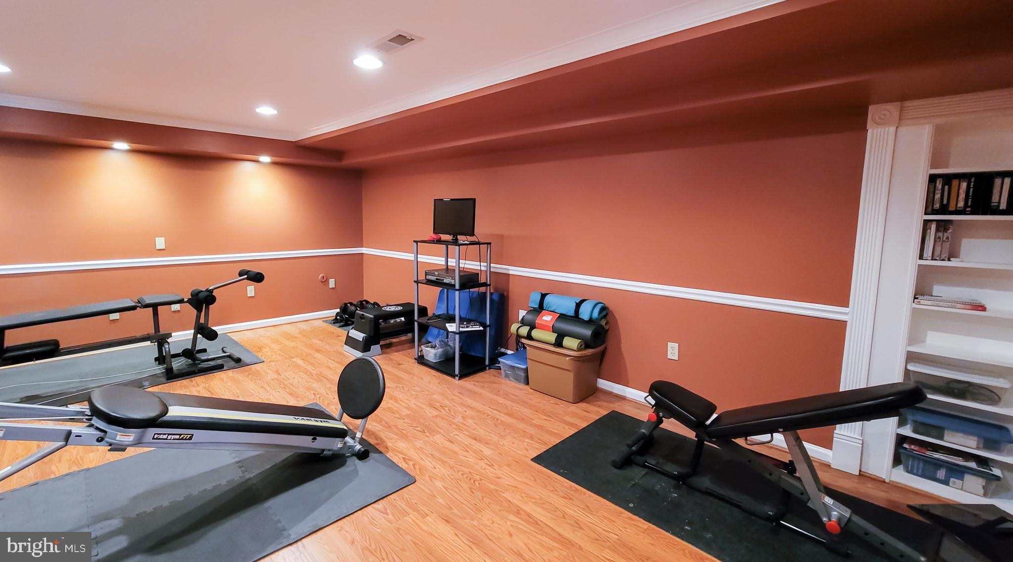 WHITTIER POND - Residential