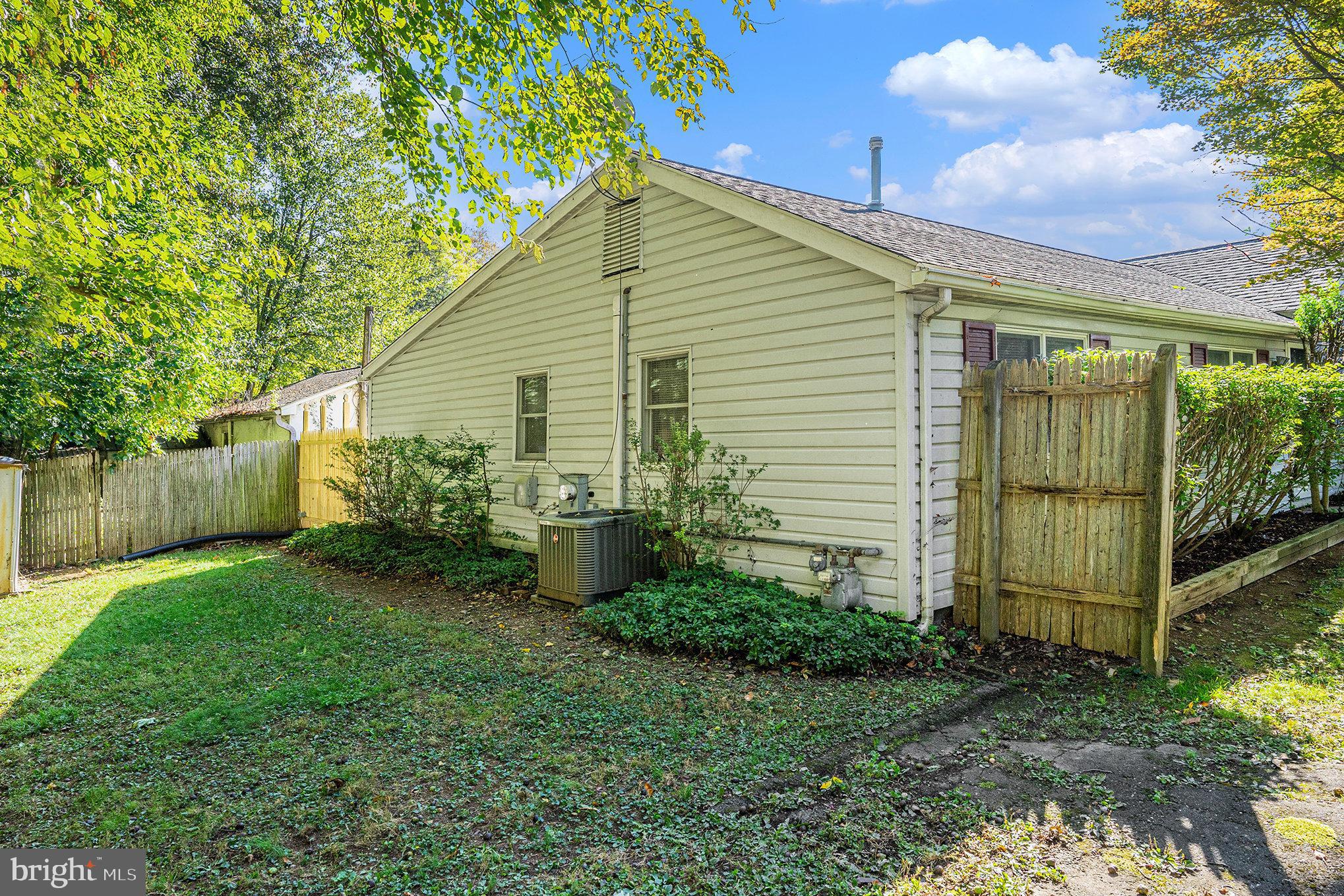 WHITELAND HILLS - Residential