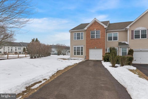 Townhouse For Sale - 711 Bayonet Court<br/> COLLEGEVILLE, PA 19426