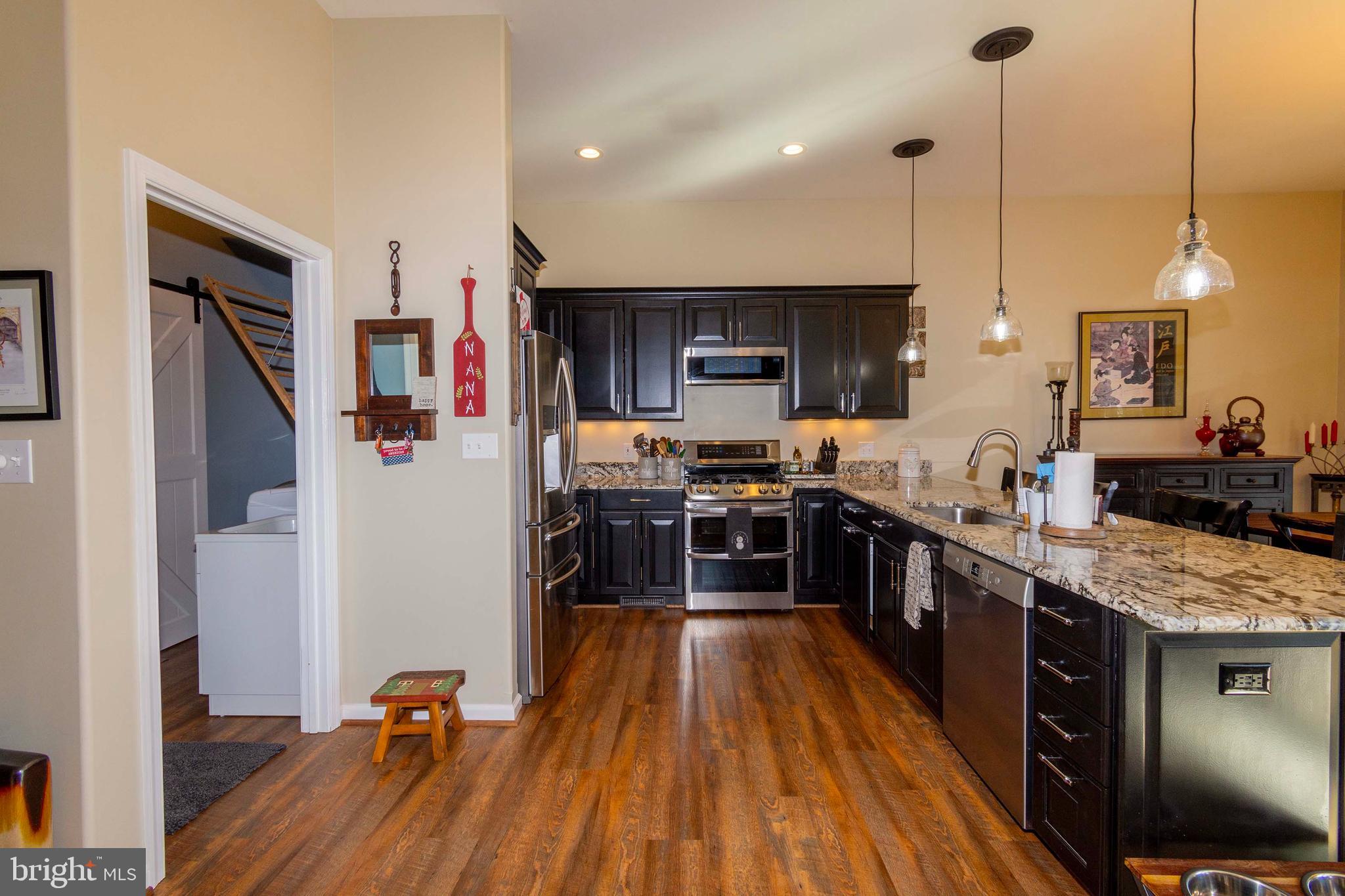 OAK LANDING - Residential