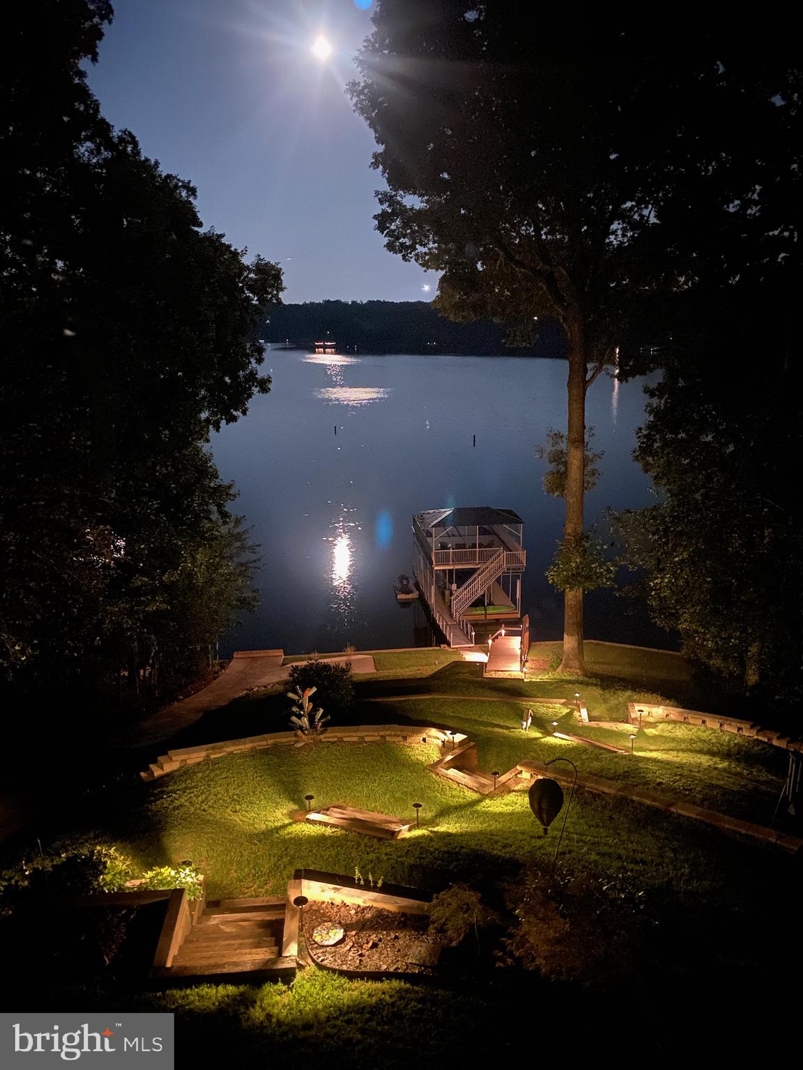 OAK LANDING - Residential