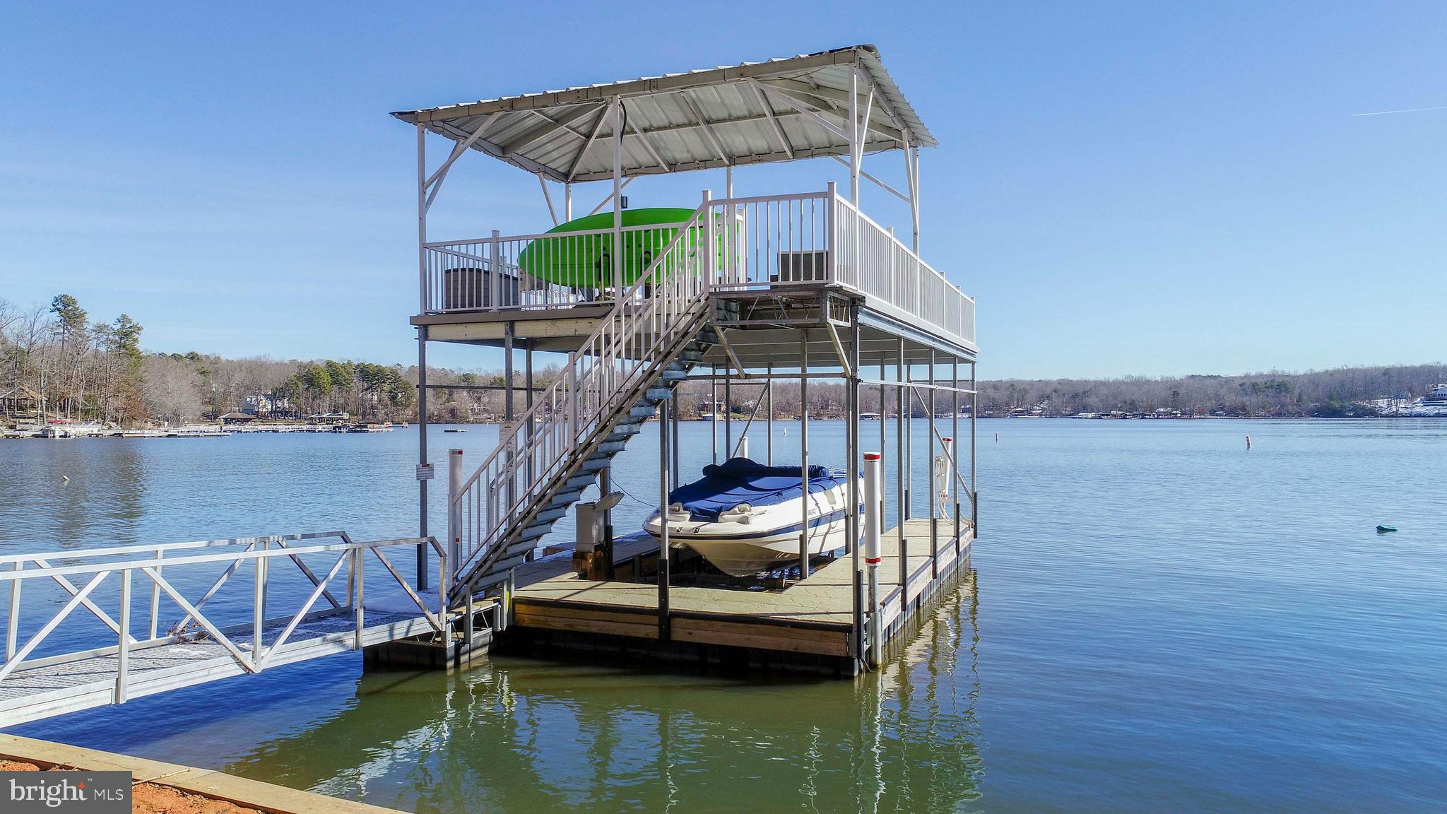 OAK LANDING - Residential