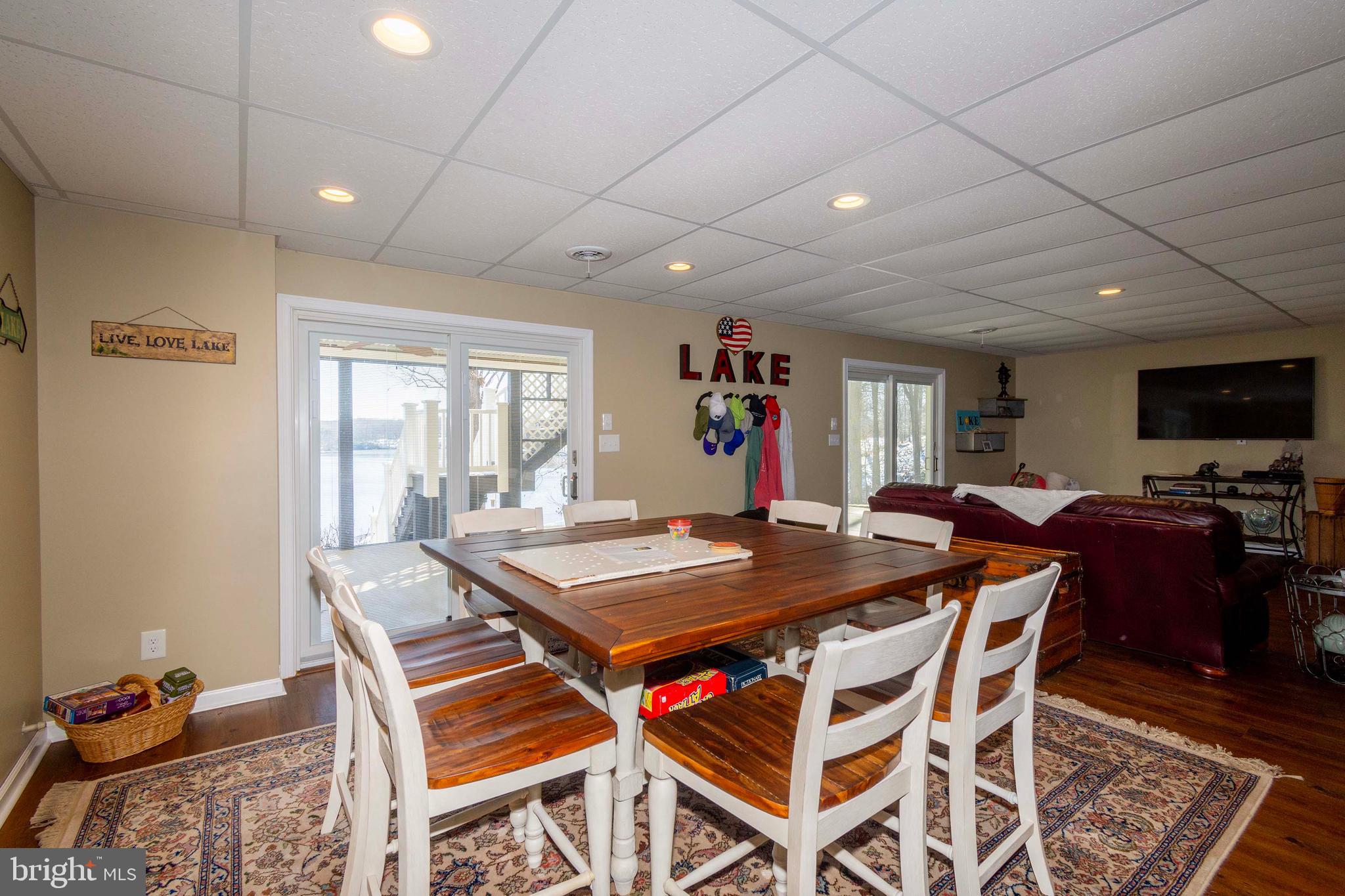 OAK LANDING - Residential