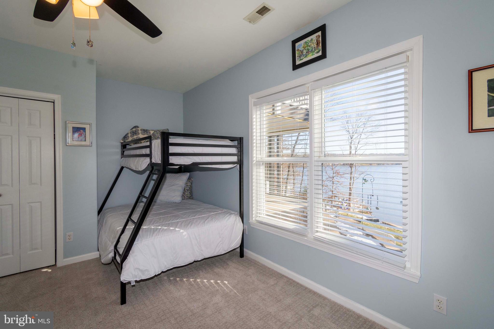 OAK LANDING - Residential