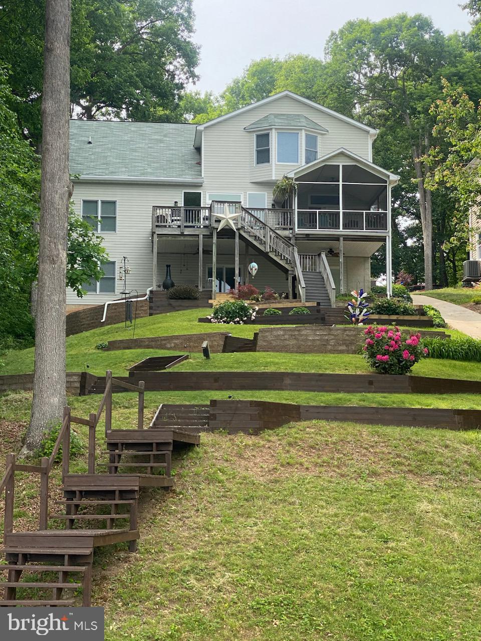 OAK LANDING - Residential