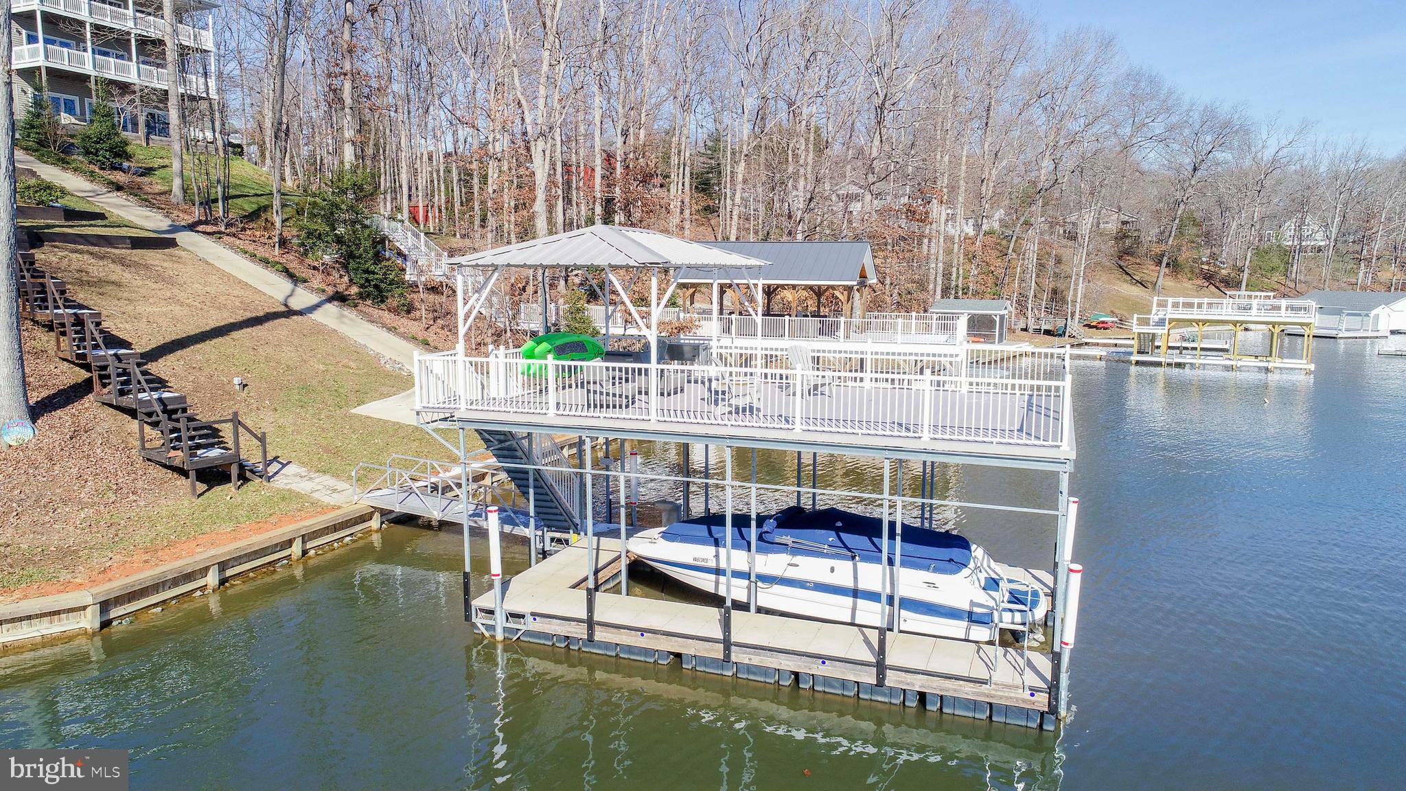 OAK LANDING - Residential