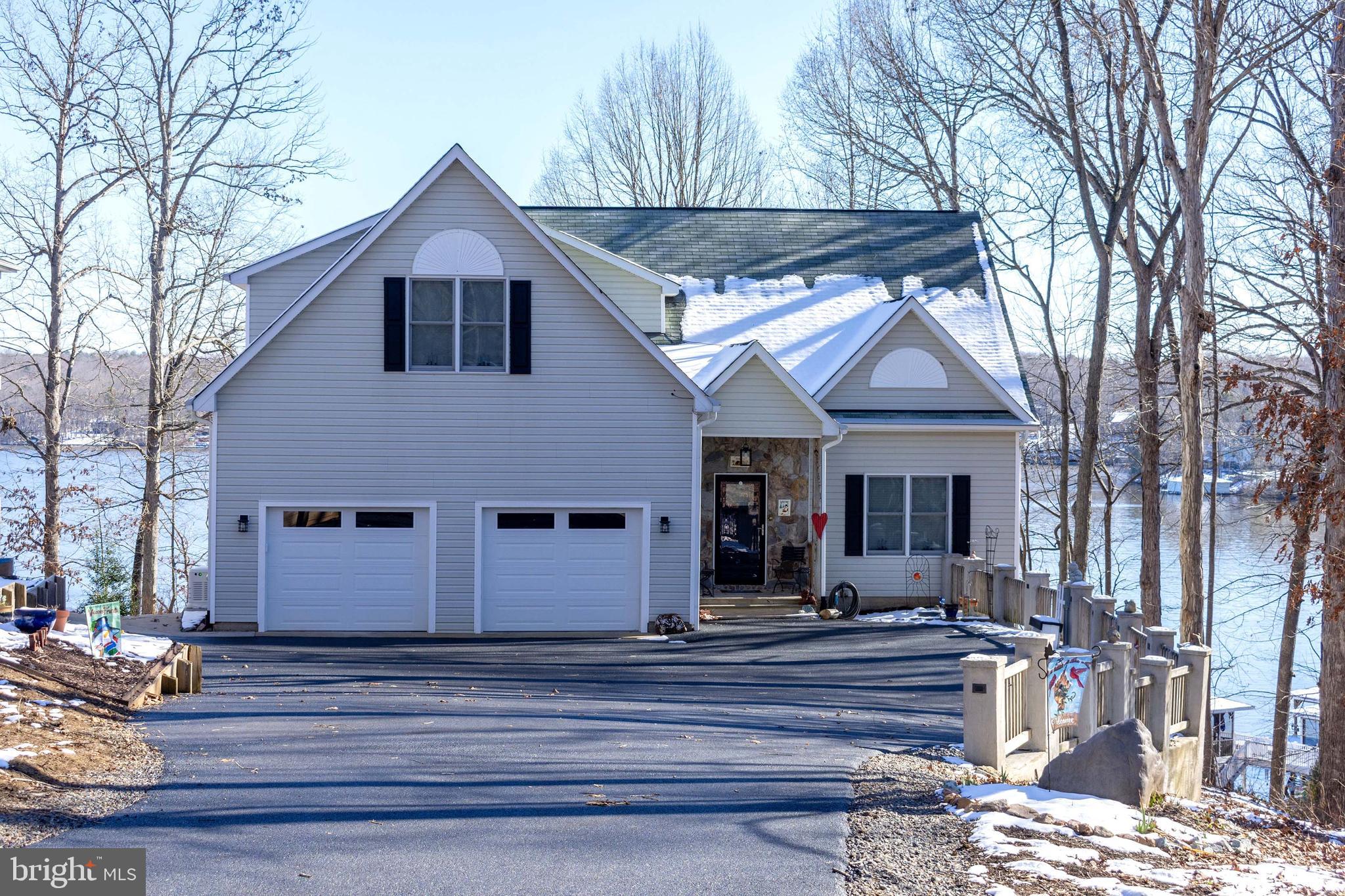 OAK LANDING - Residential