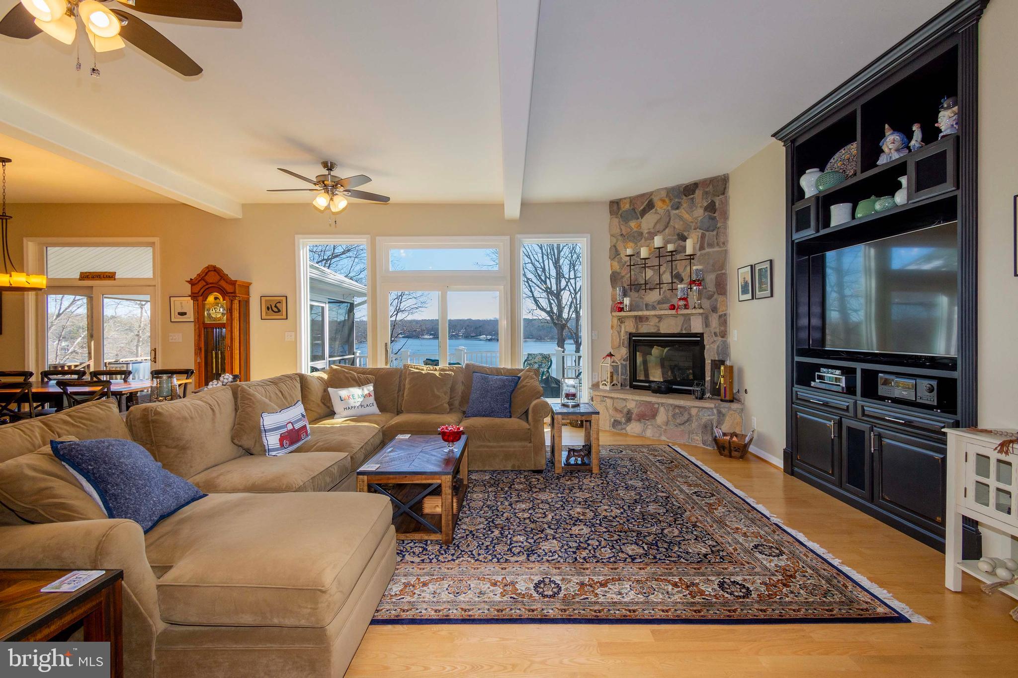 OAK LANDING - Residential