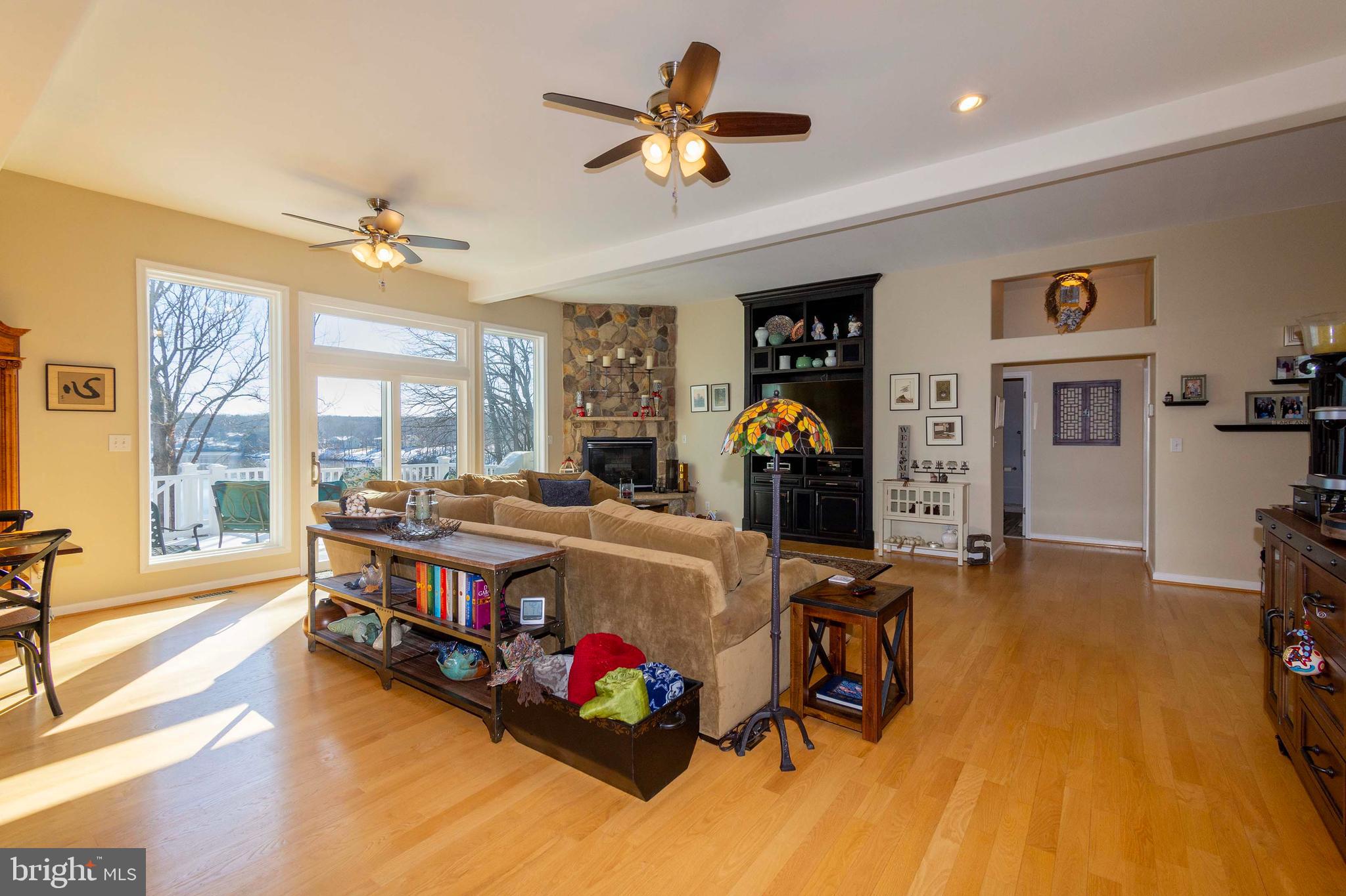 OAK LANDING - Residential