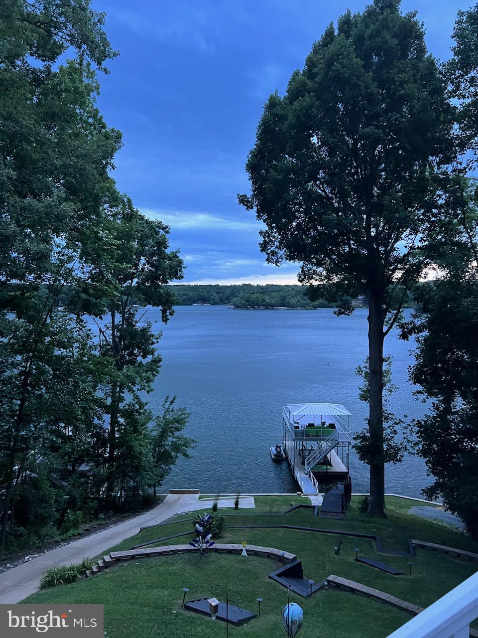 OAK LANDING - Residential