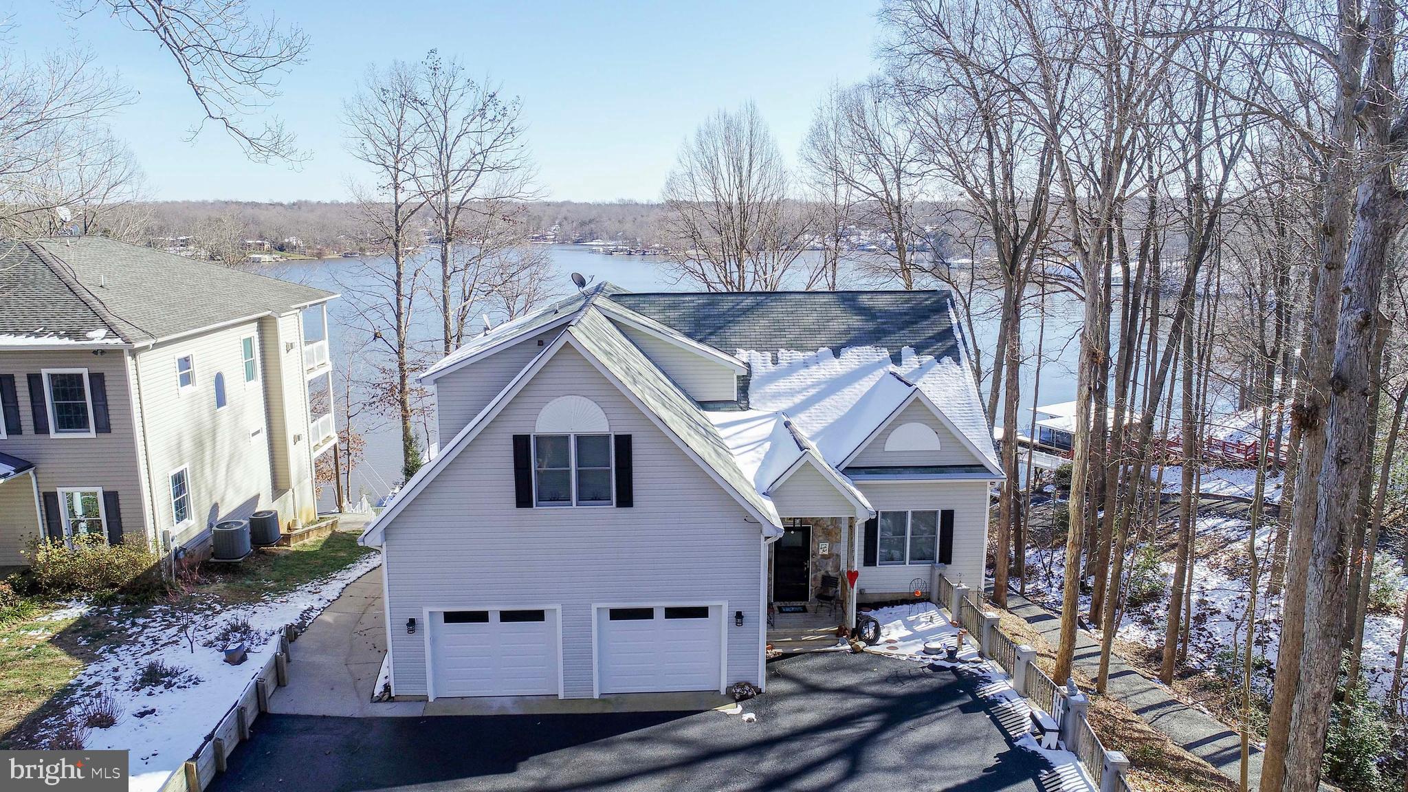 OAK LANDING - Residential