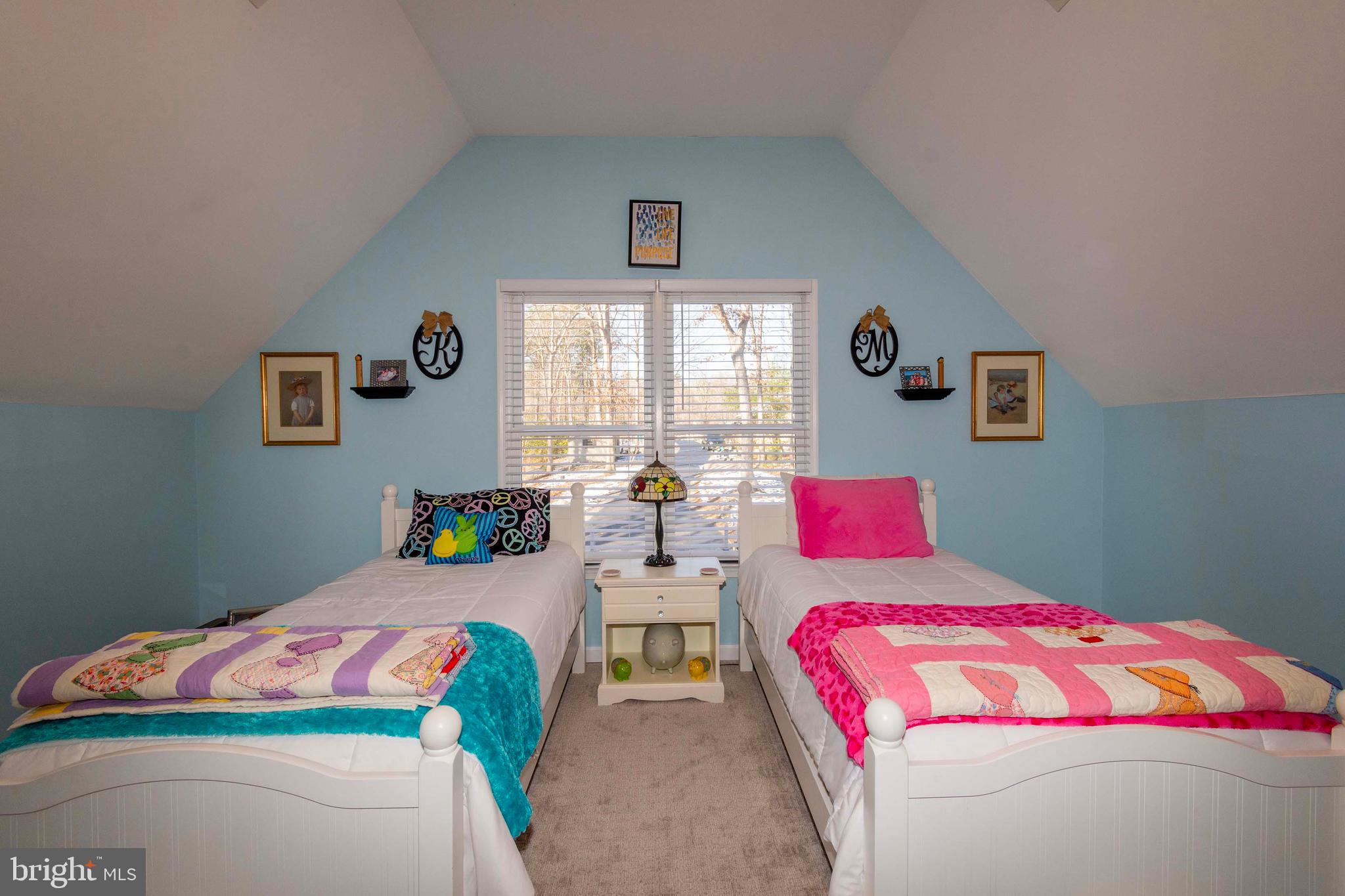 OAK LANDING - Residential