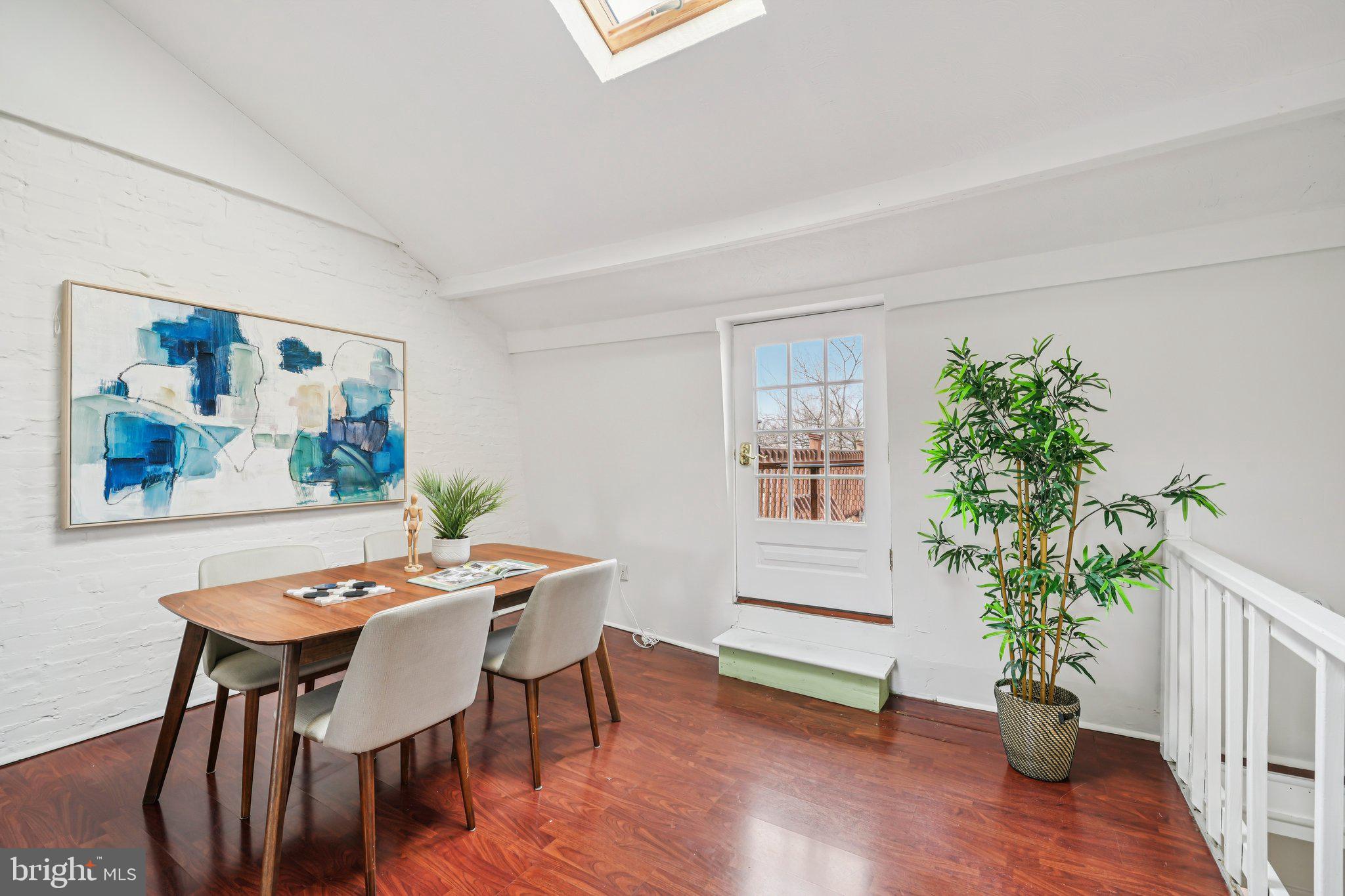 UNIVERSITY CITY - Residential