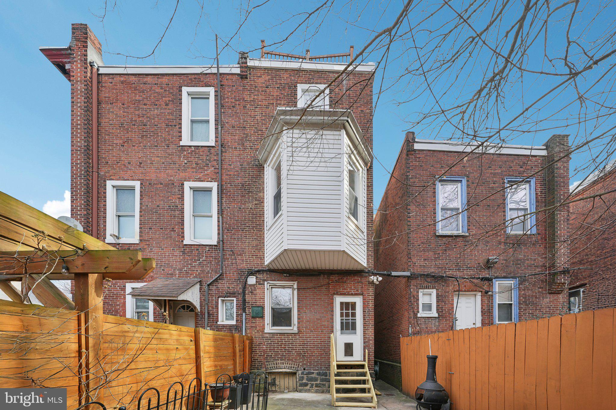 UNIVERSITY CITY - Residential