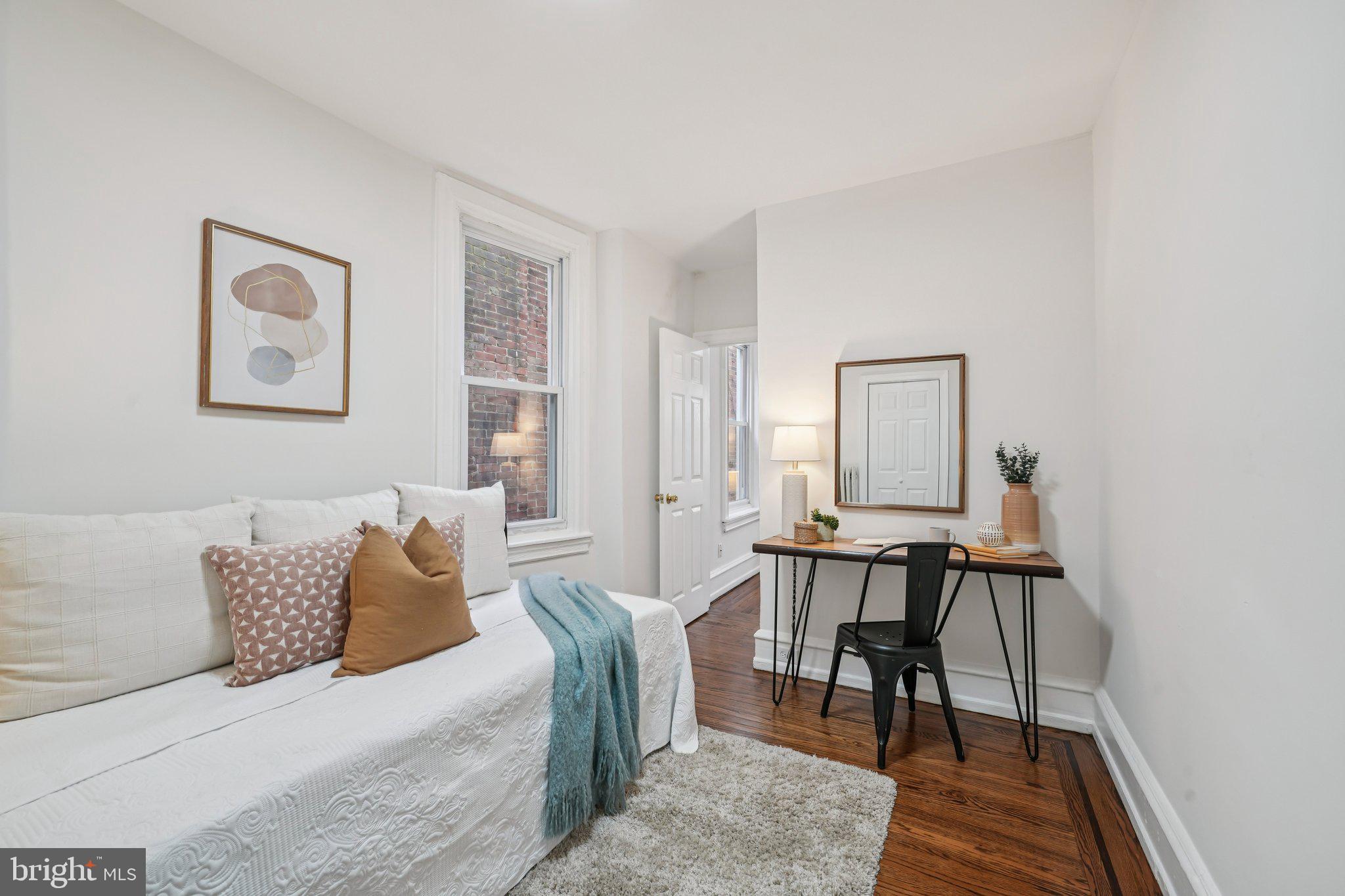 UNIVERSITY CITY - Residential