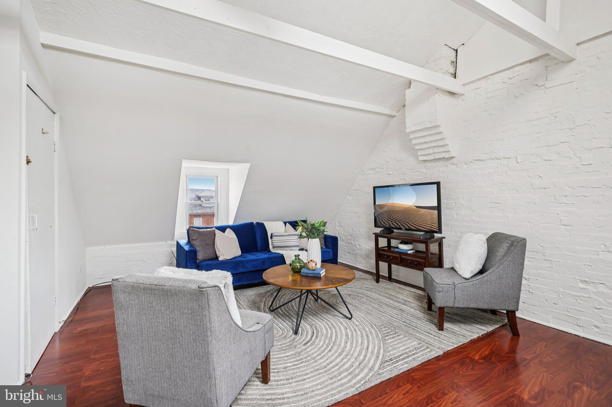 UNIVERSITY CITY - Residential