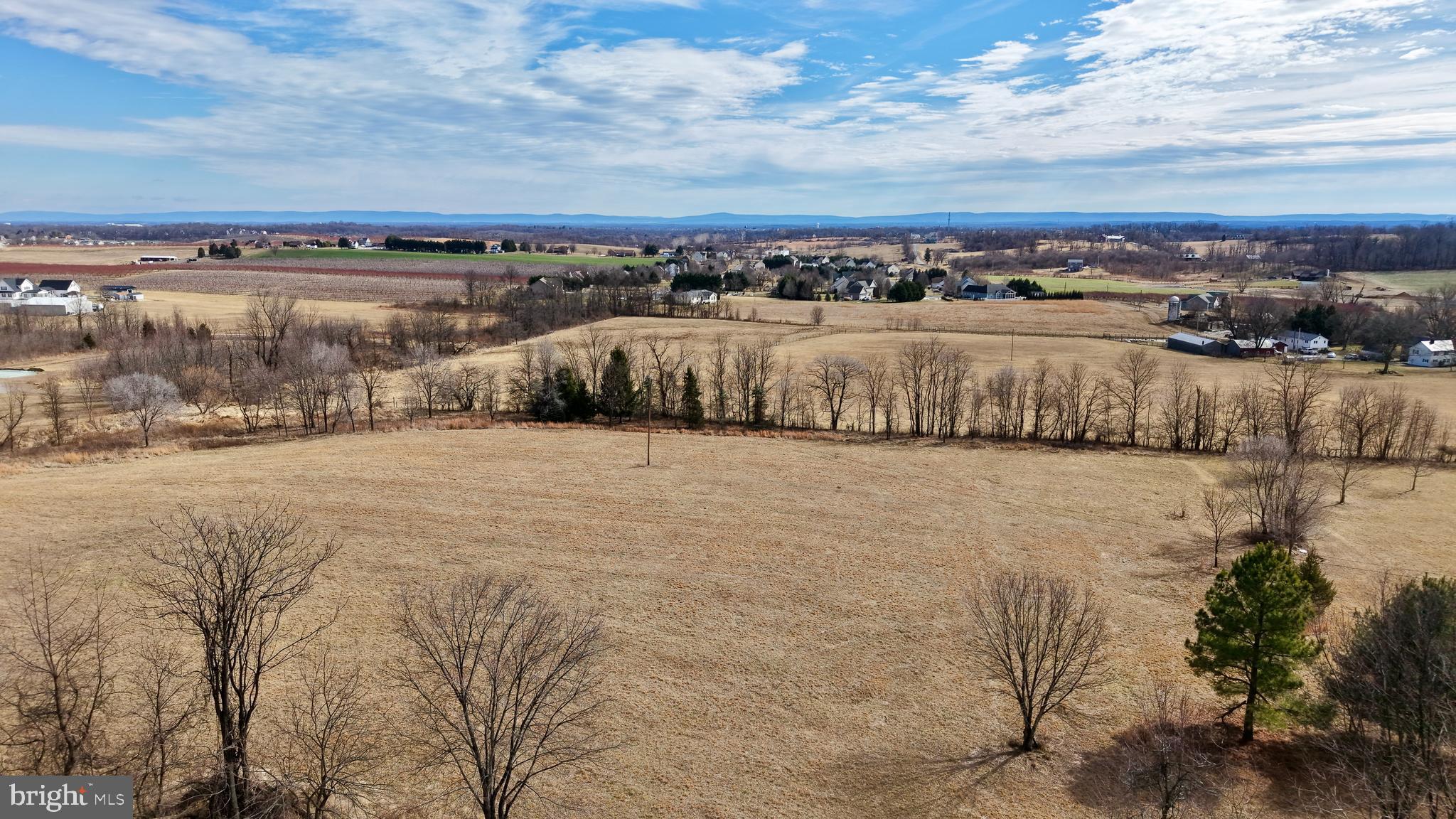 MOUNTAIN VISTAS - Land