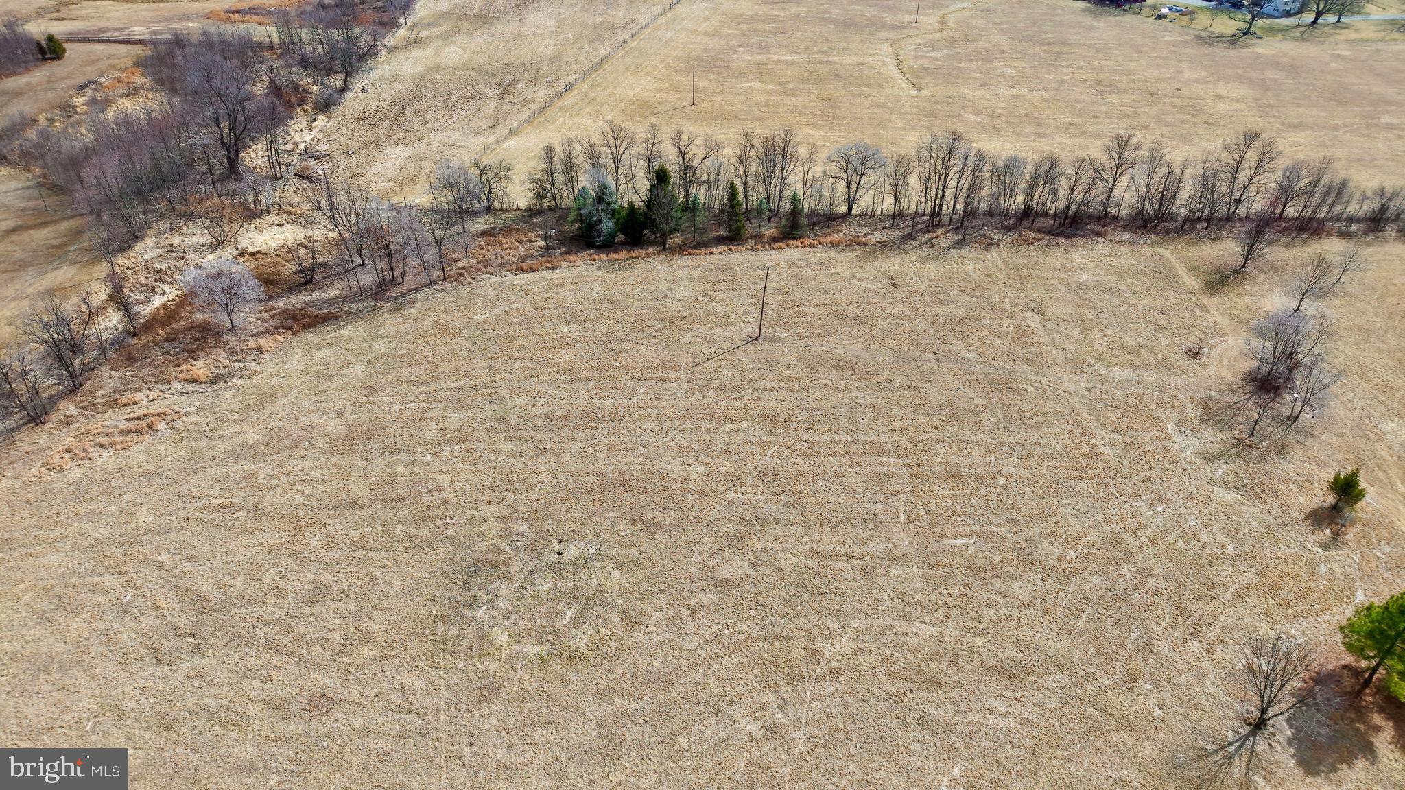 MOUNTAIN VISTAS - Land