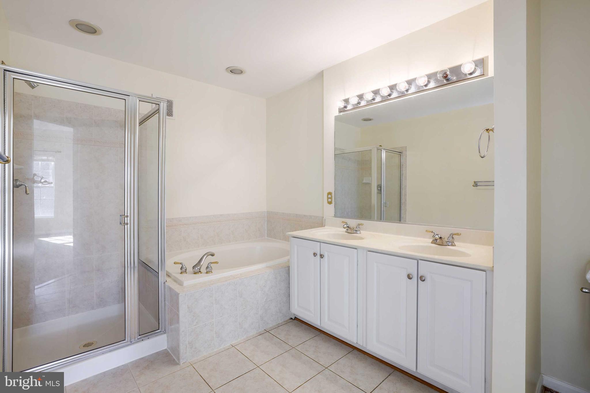 LAKELANDS - Residential Lease