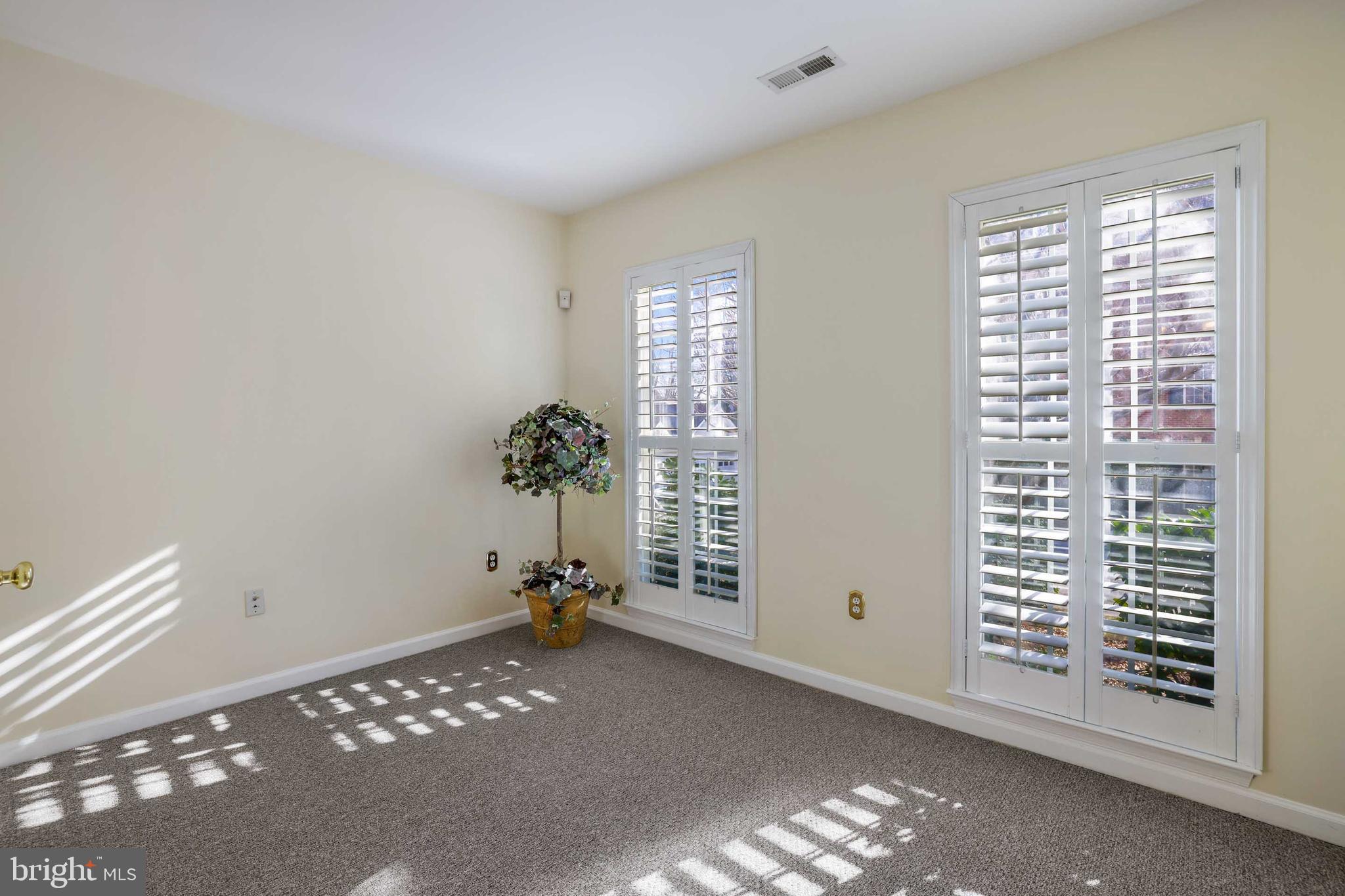 LAKELANDS - Residential Lease