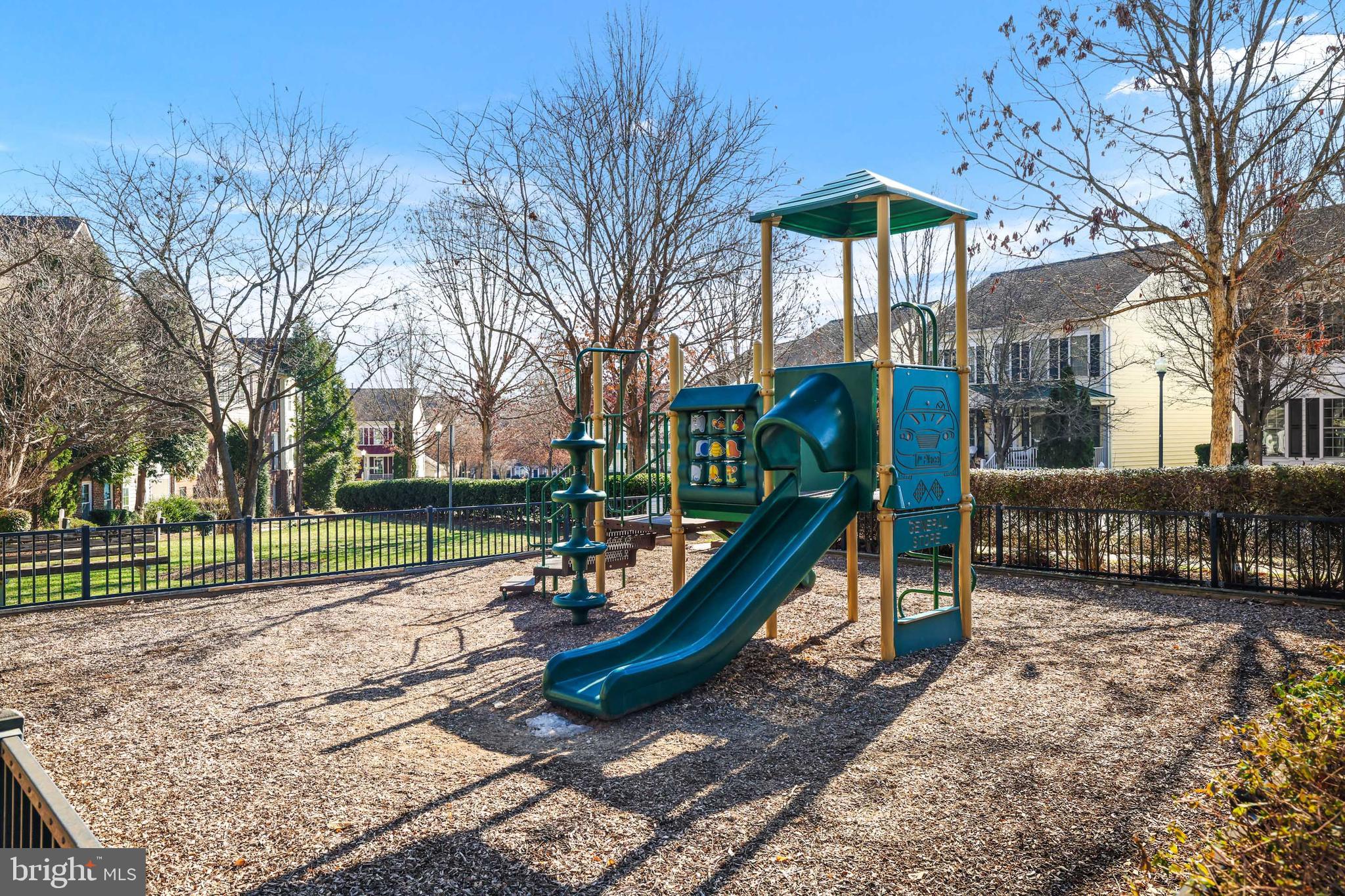 LAKELANDS - Residential Lease