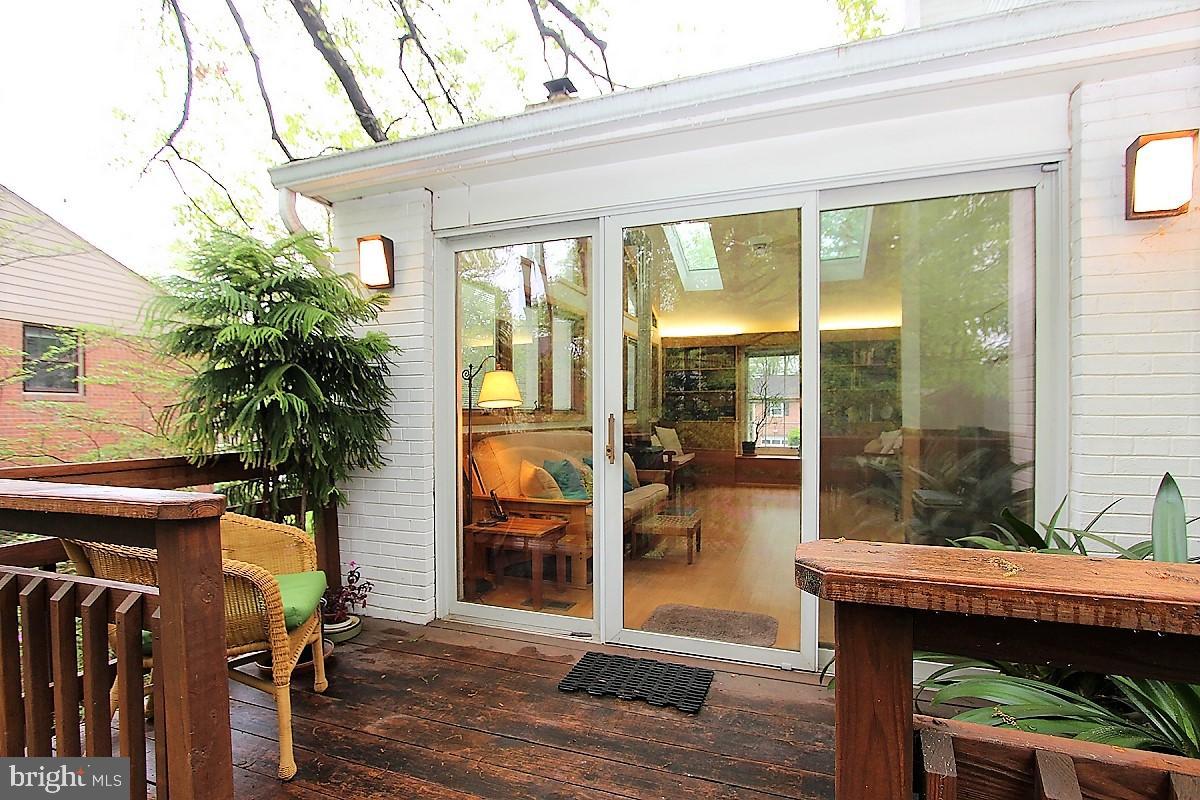 WOODHAVEN - Residential Lease