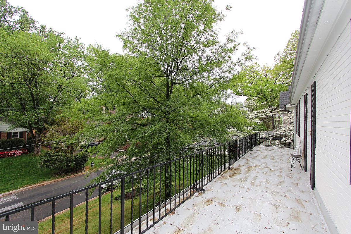 WOODHAVEN - Residential Lease