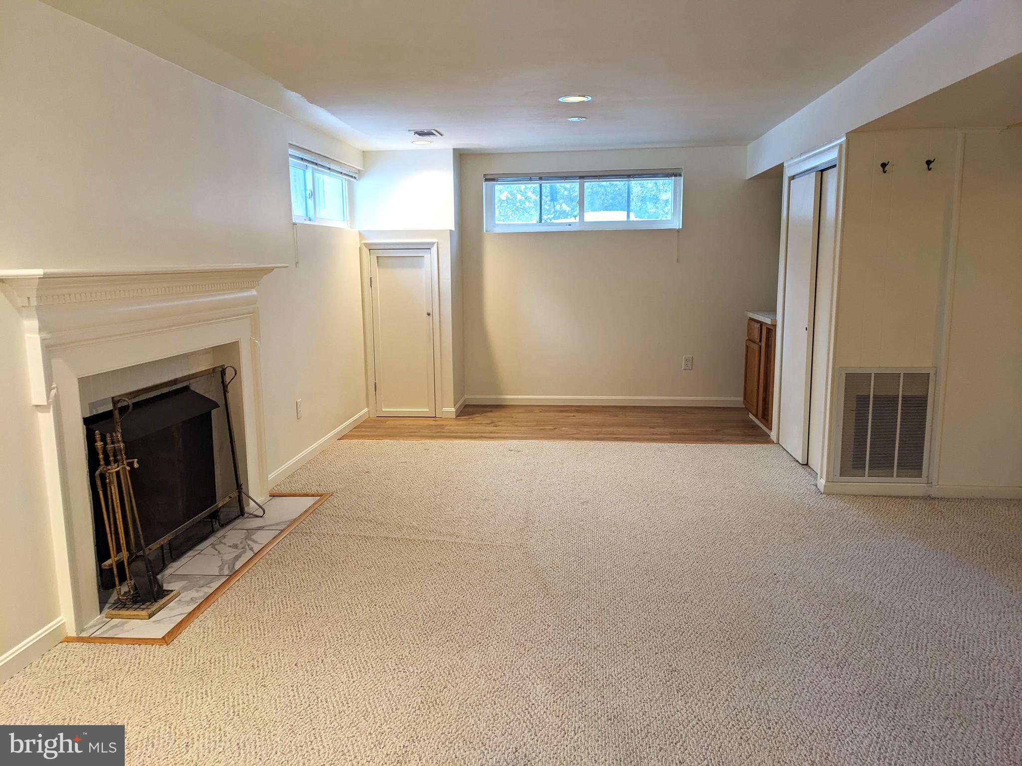 WOODHAVEN - Residential Lease