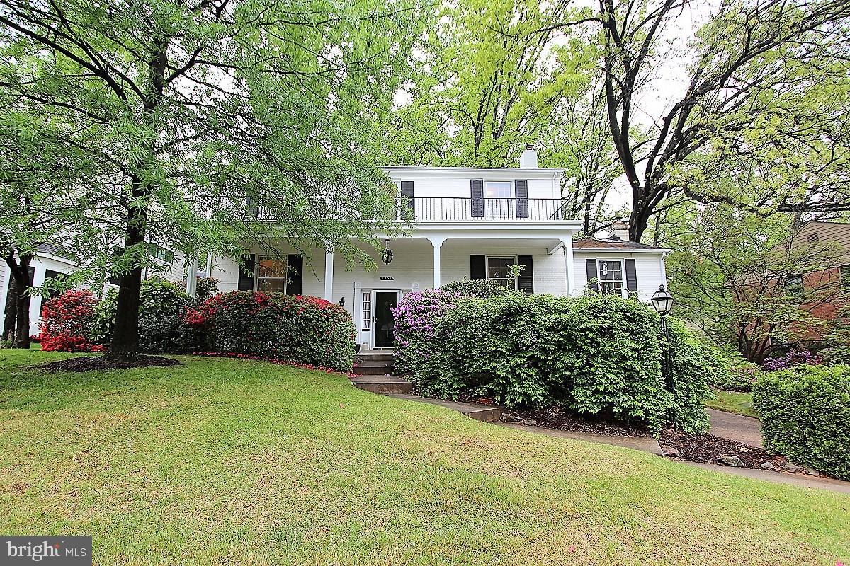 WOODHAVEN - Residential Lease