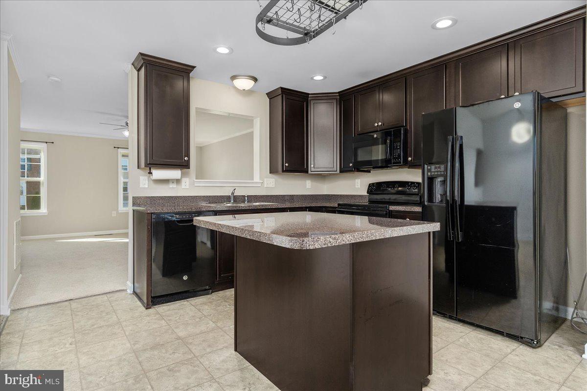 RIVERSIDE VILLAGES - Residential