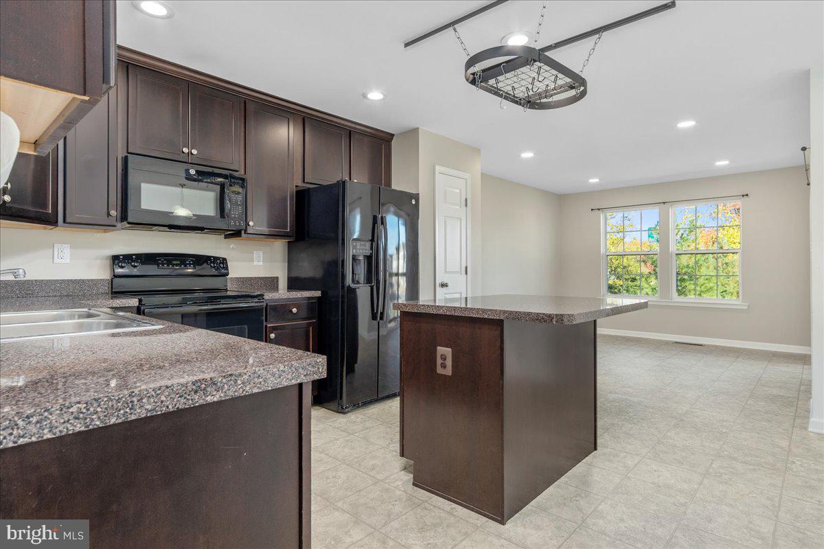 RIVERSIDE VILLAGES - Residential