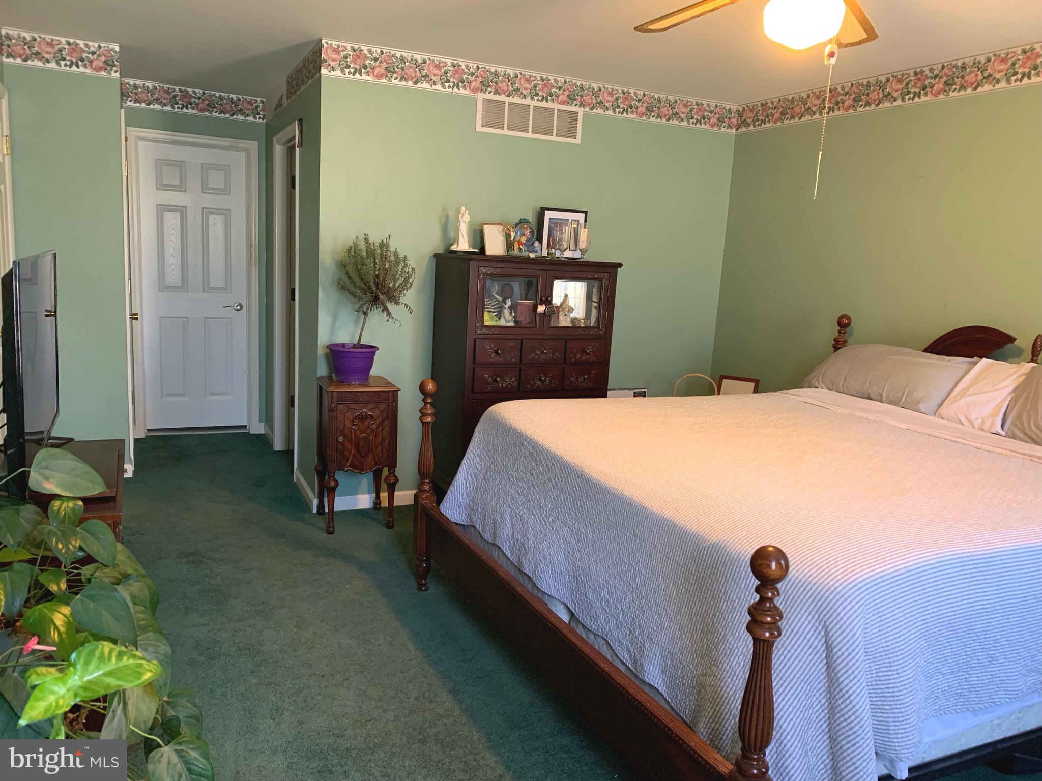 HIDDEN CREEK - Residential