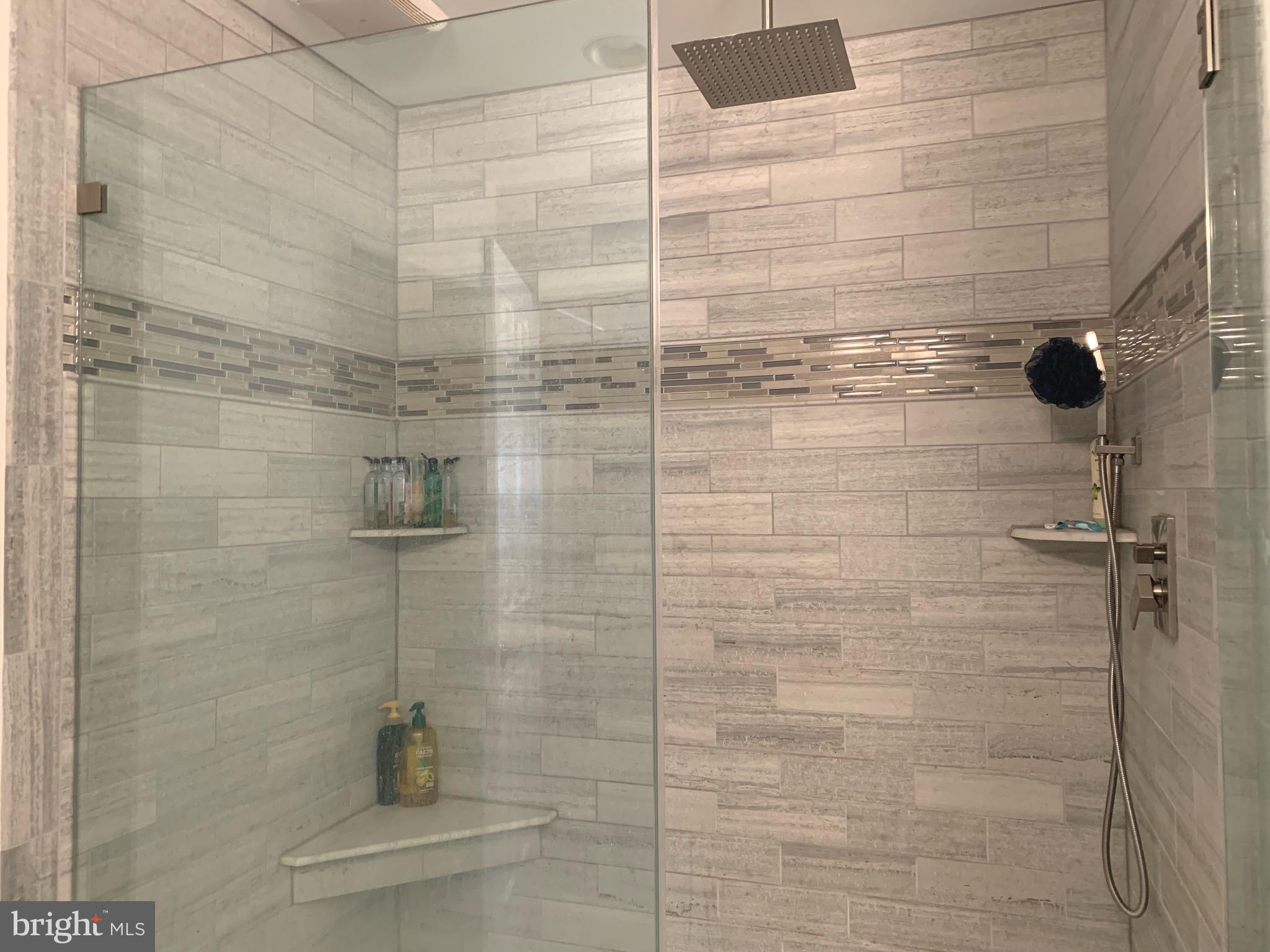 HIDDEN CREEK - Residential