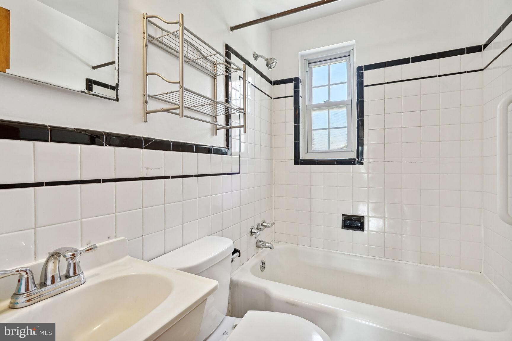 ARLINGTON VILLAGE - Residential Lease