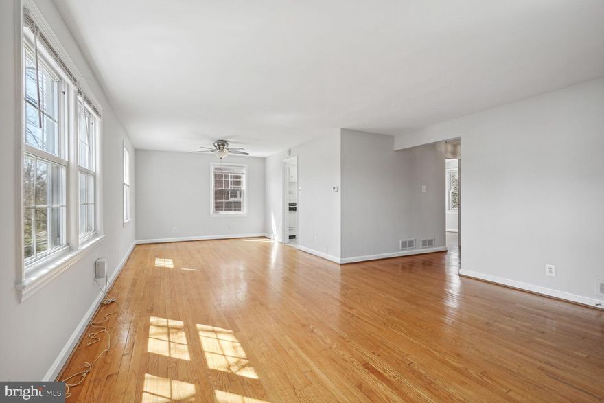 Charming 2-bedroom, 1-bathroom unit offering a spacious living room with ample storage space, perfect for those seeking both comfort and convenience.
Located in a vibrant neighborhood, a short stroll away from restaurants and stores, making errands and dining out a breeze. Beautiful hardwood floors and plenty of natural light, creating a warm and inviting atmosphere. This unit offers peace and tranquility of no upstairs neighbors, ensuring a quiet living environment. Parking is easy with plenty of space right in front of the building, providing added convenience for you and your guests.
Please reach out to the agent for any questions or a showing- Nick Gashel, Keri Shull Team