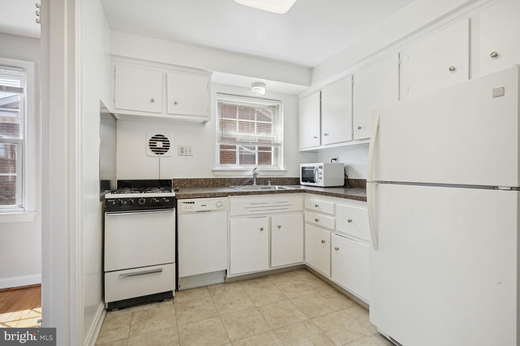 ARLINGTON VILLAGE - Residential Lease