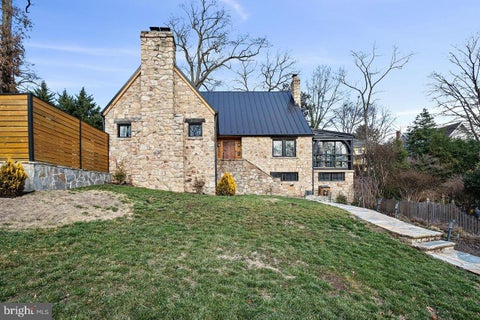 Homes For Rent - 2347 S Arlington Ridge Road<br/> ARLINGTON, VA 22202