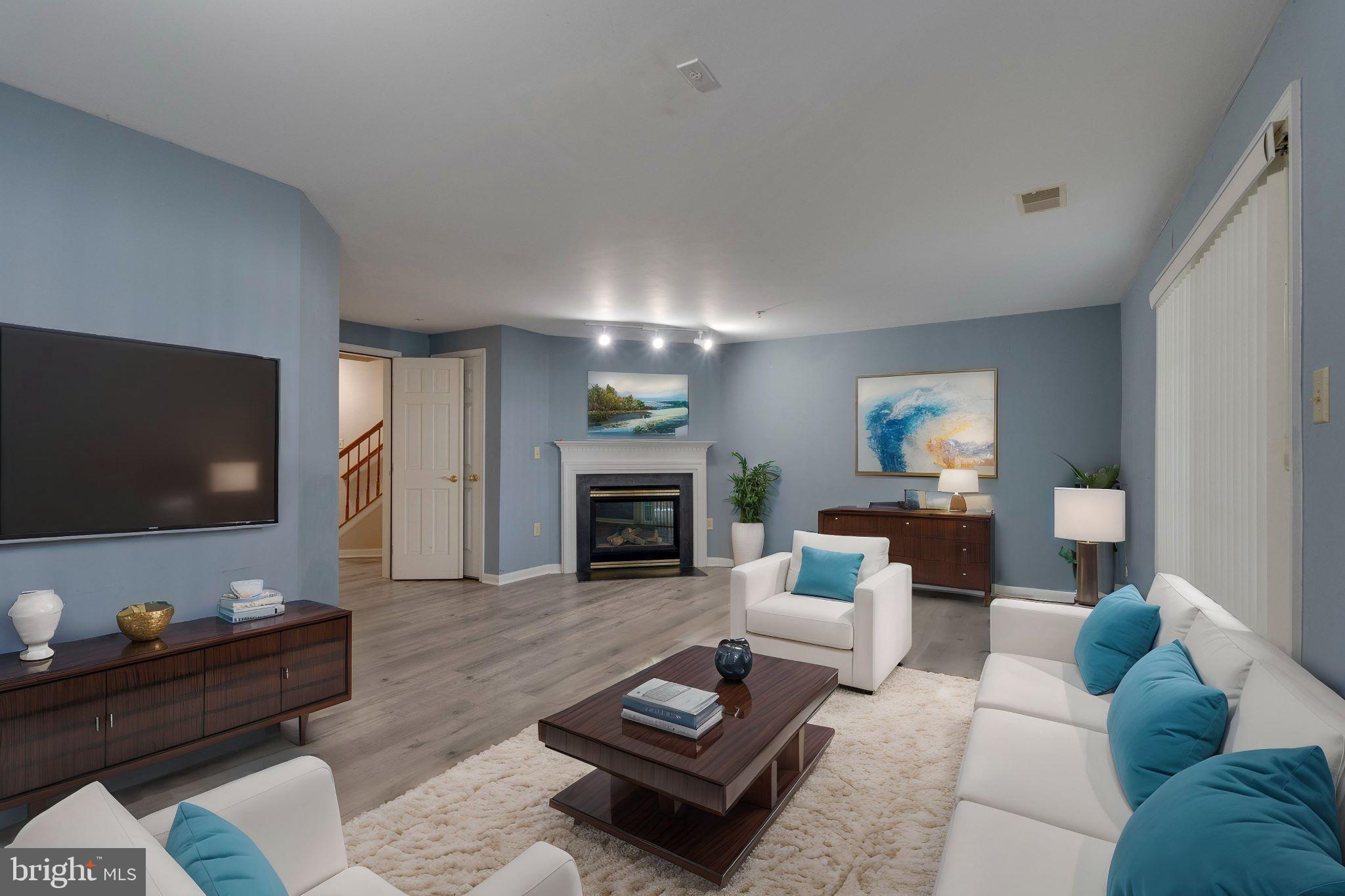 CLARKS CROSSING - Residential Lease