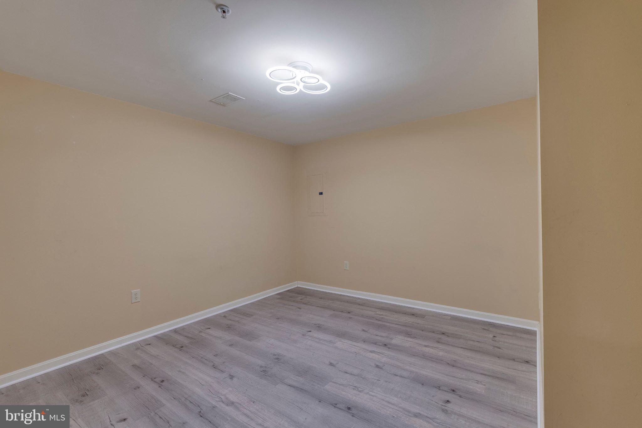 CLARKS CROSSING - Residential Lease