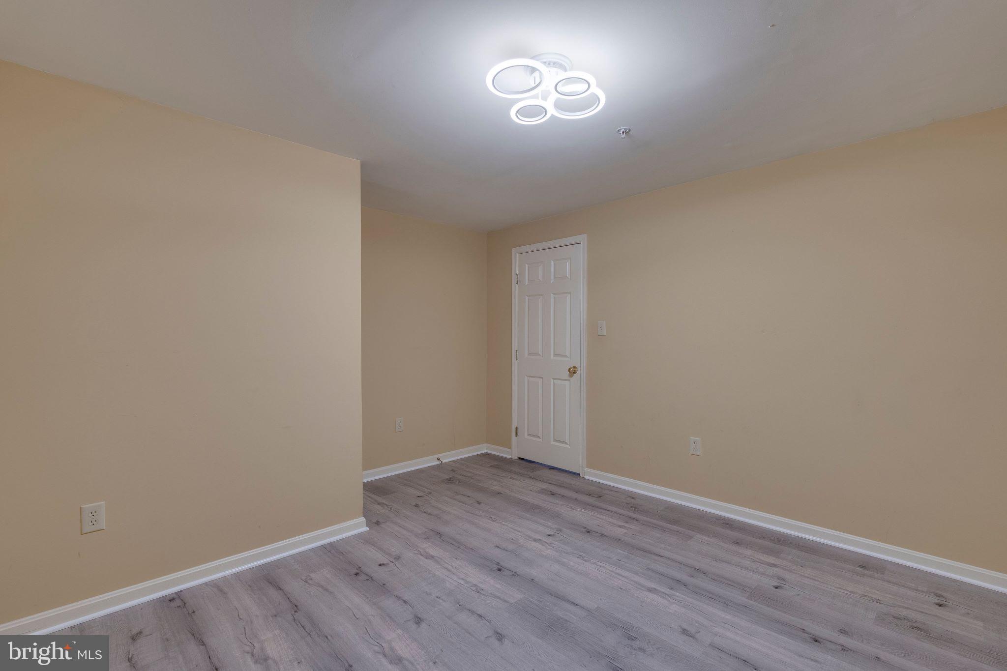 CLARKS CROSSING - Residential Lease