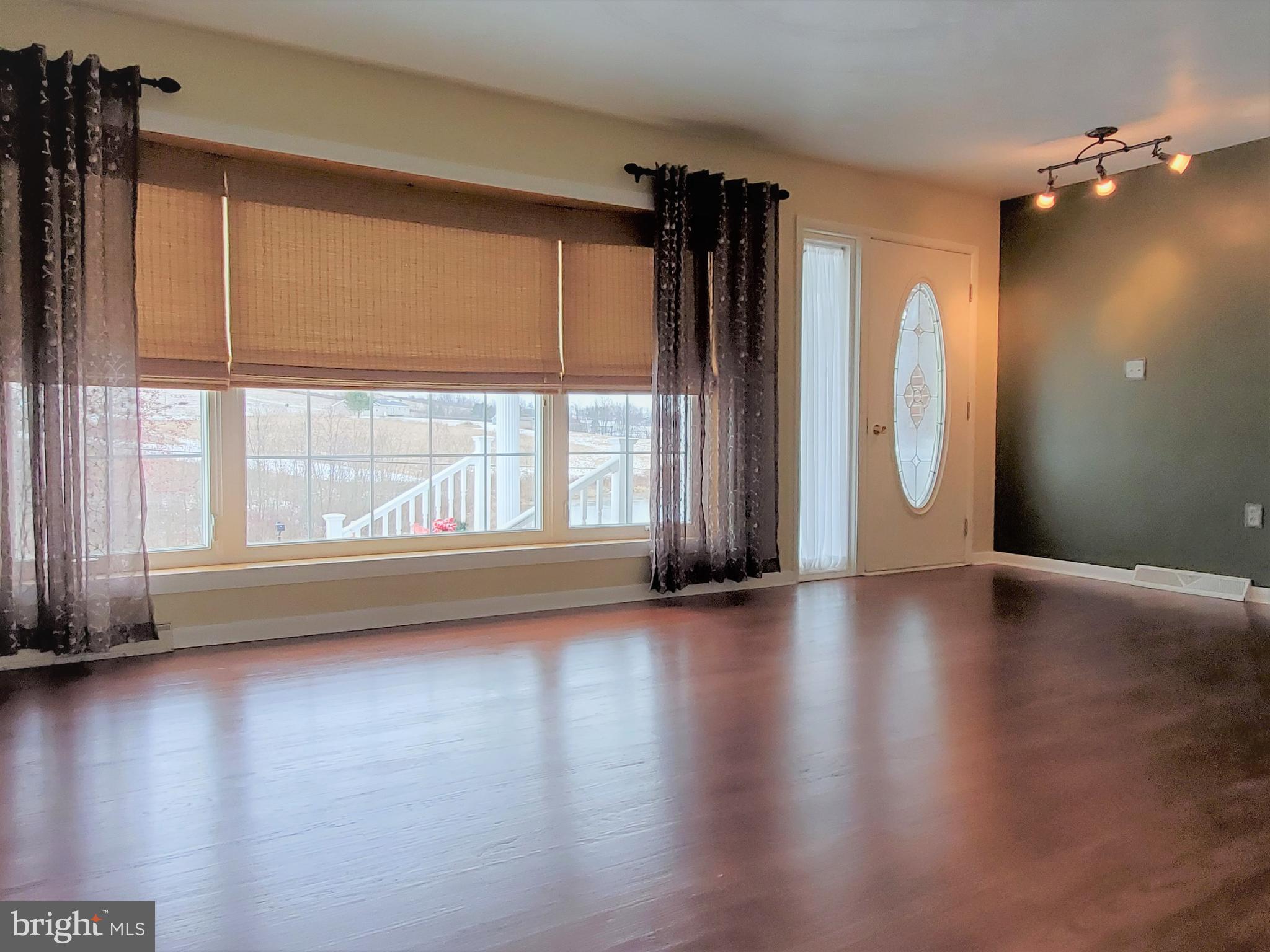 OAK HILL - Residential