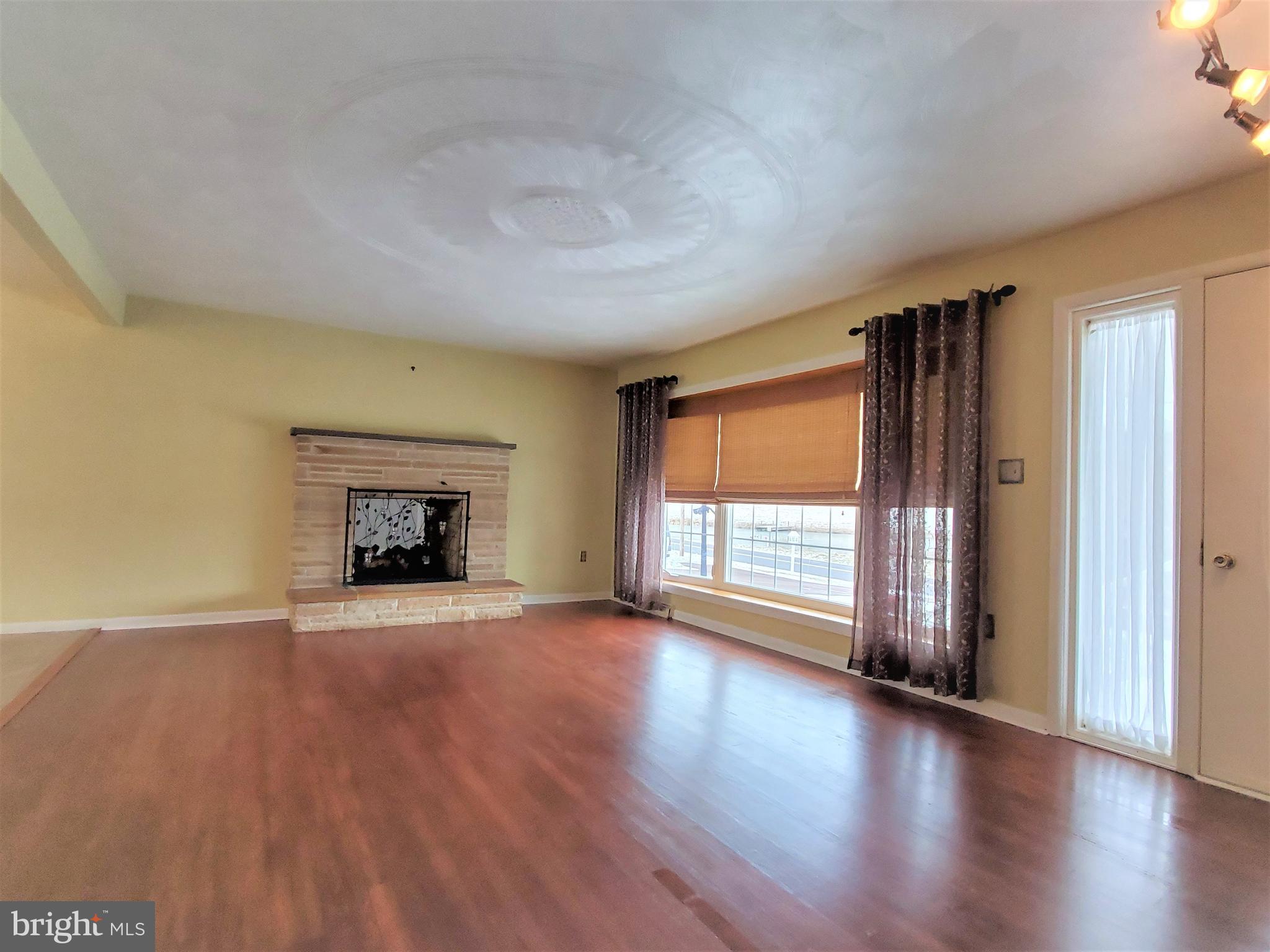 OAK HILL - Residential