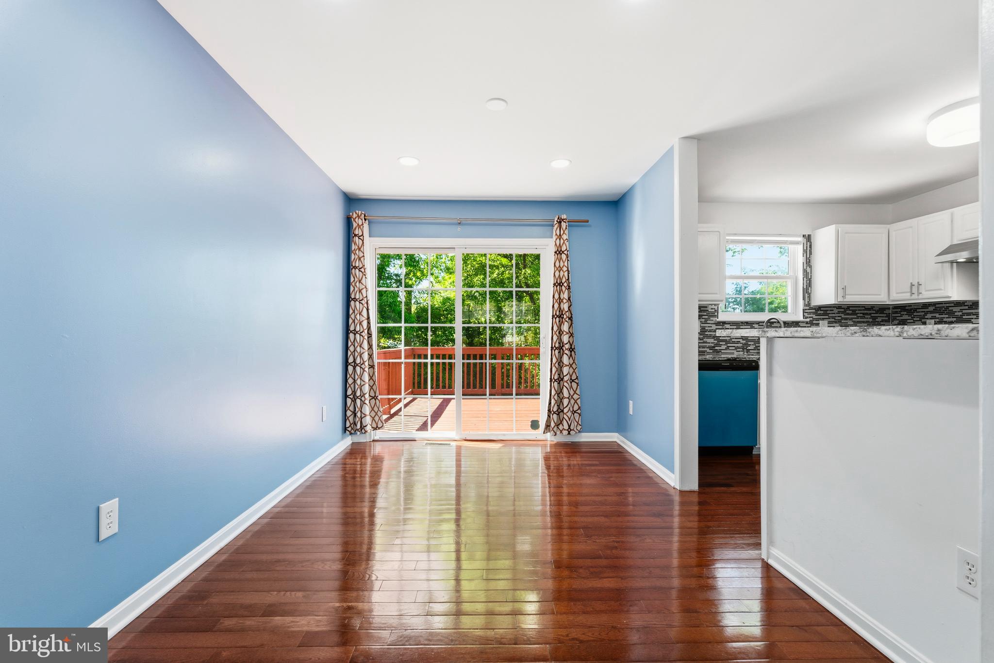 CATONSVILLE MANOR - Residential