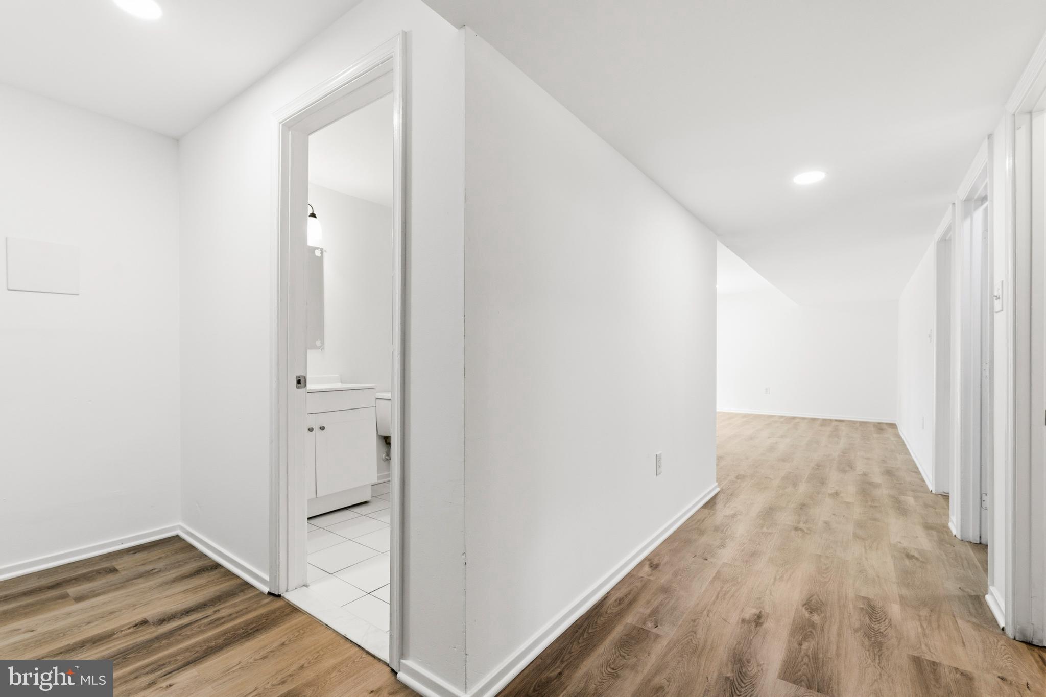 CATONSVILLE MANOR - Residential